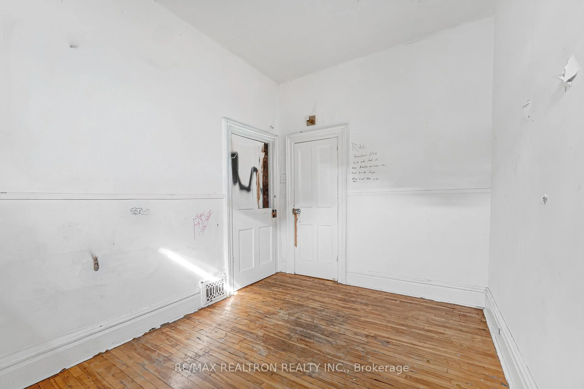 Photo 84 of 631 Richmond Street W, Toronto, Niagara — HOMEH