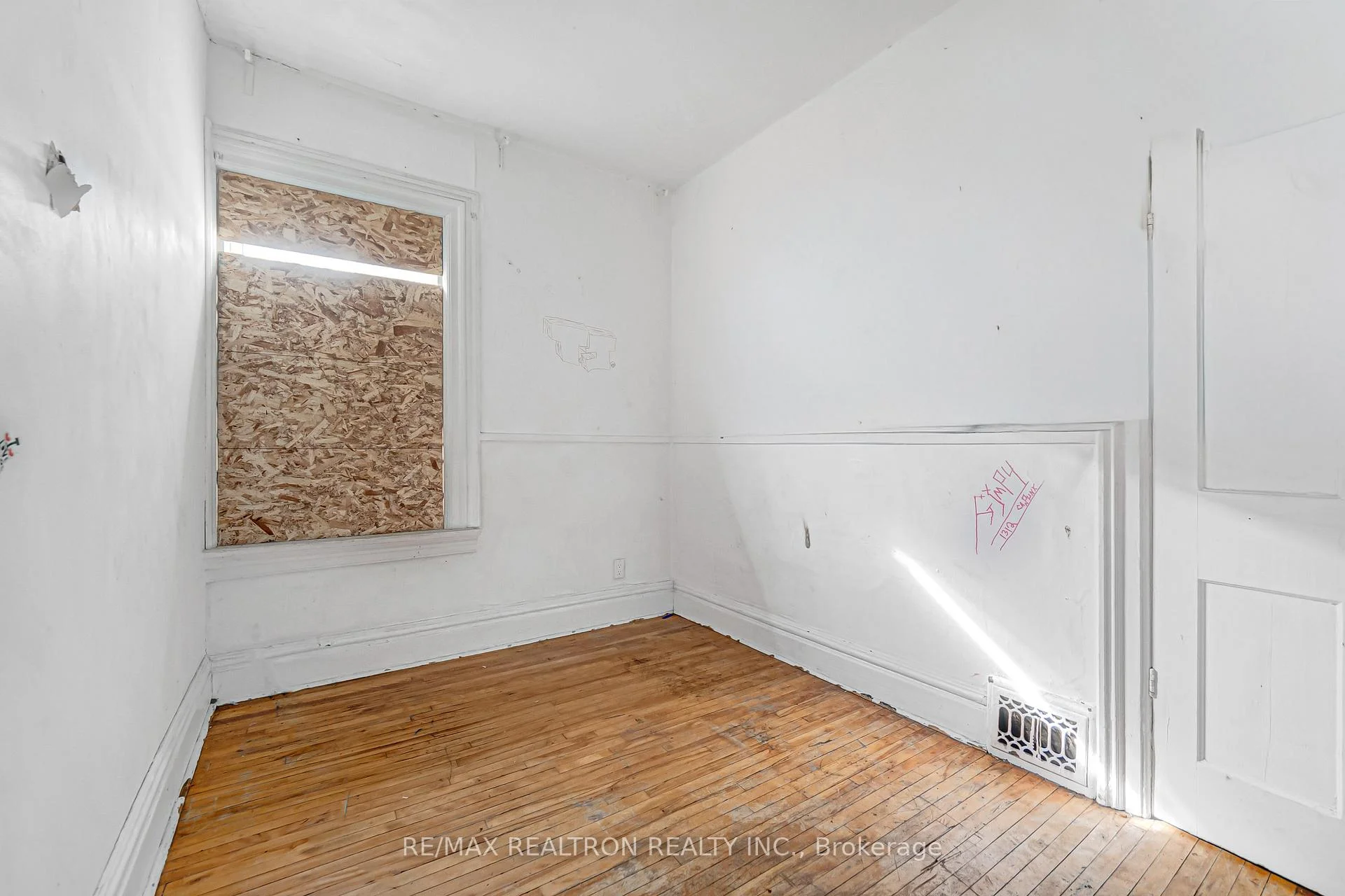 Photo 88 of 631 Richmond Street W, Toronto, Niagara — HOMEH