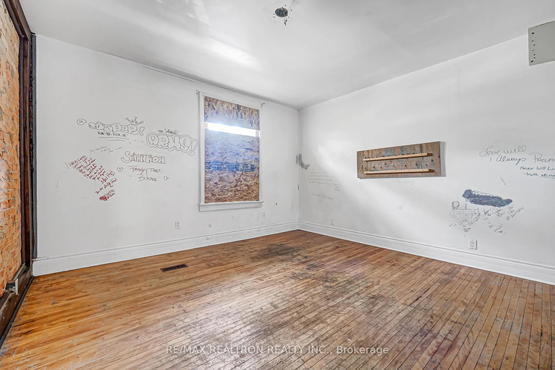 Photo 92 of 631 Richmond Street W, Toronto, Niagara — HOMEH