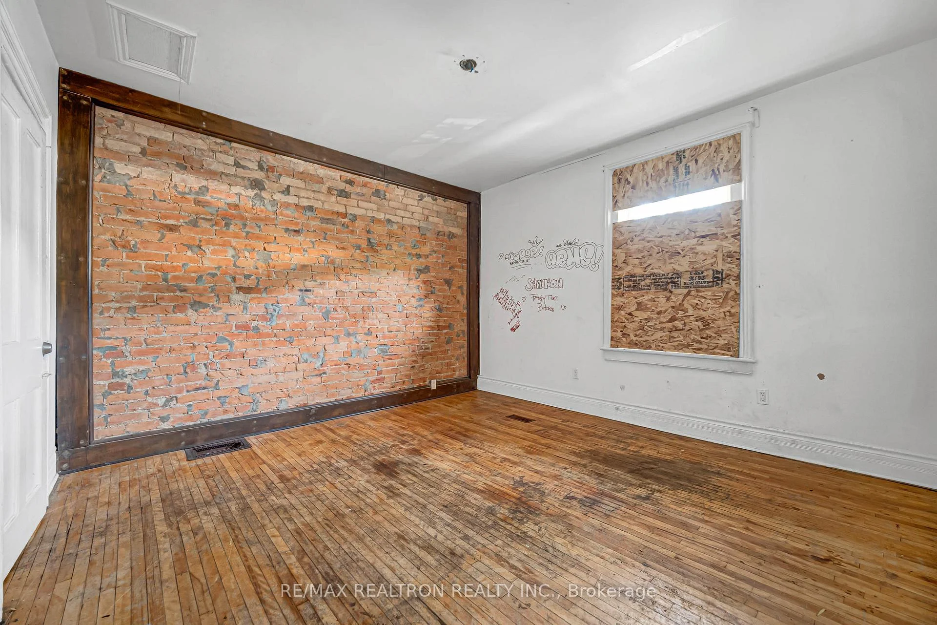 Photo 98 of 631 Richmond Street W, Toronto, Niagara — HOMEH
