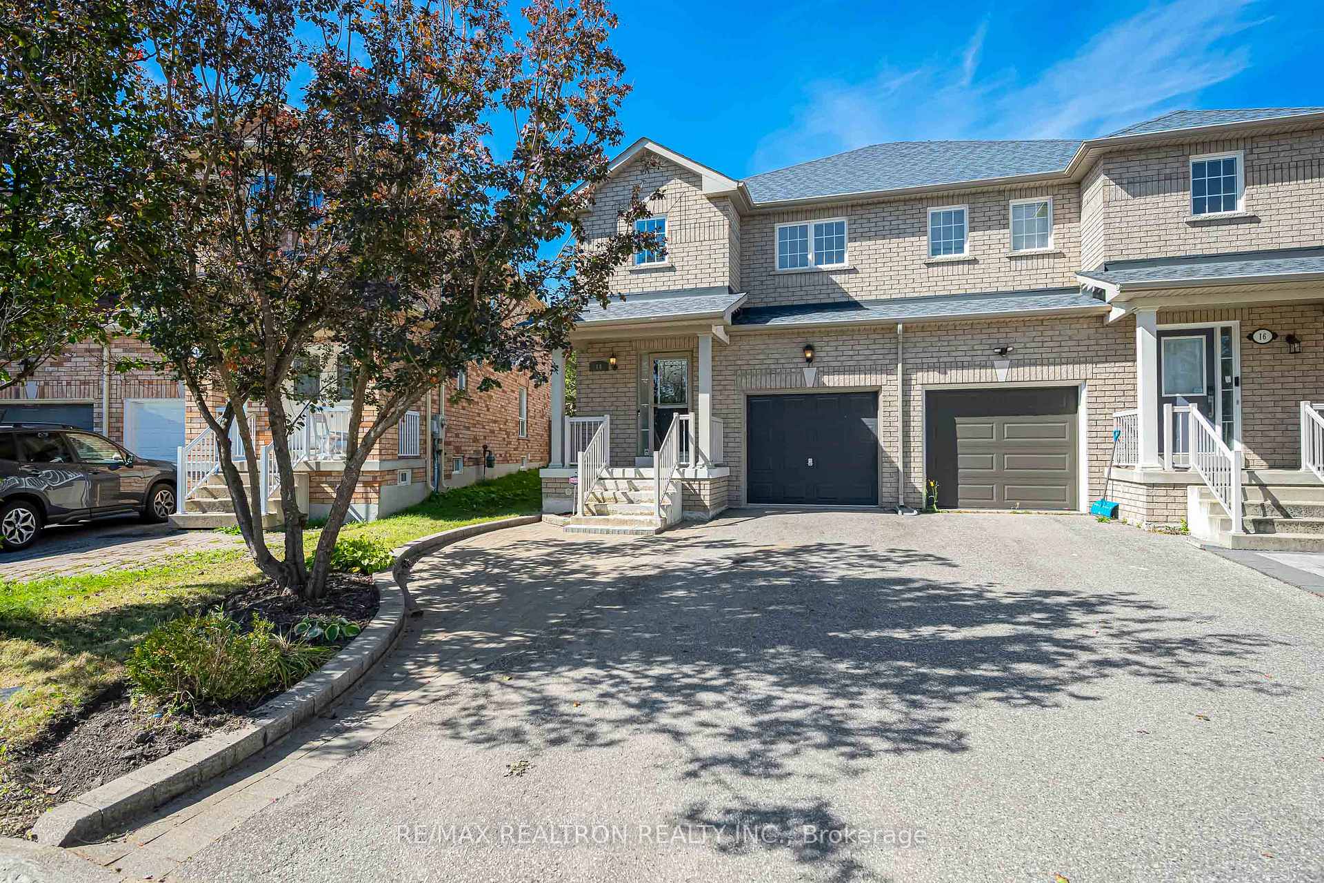 Photo 2 of 14 Cobblehill Court, Markham, Berczy — HOMEH