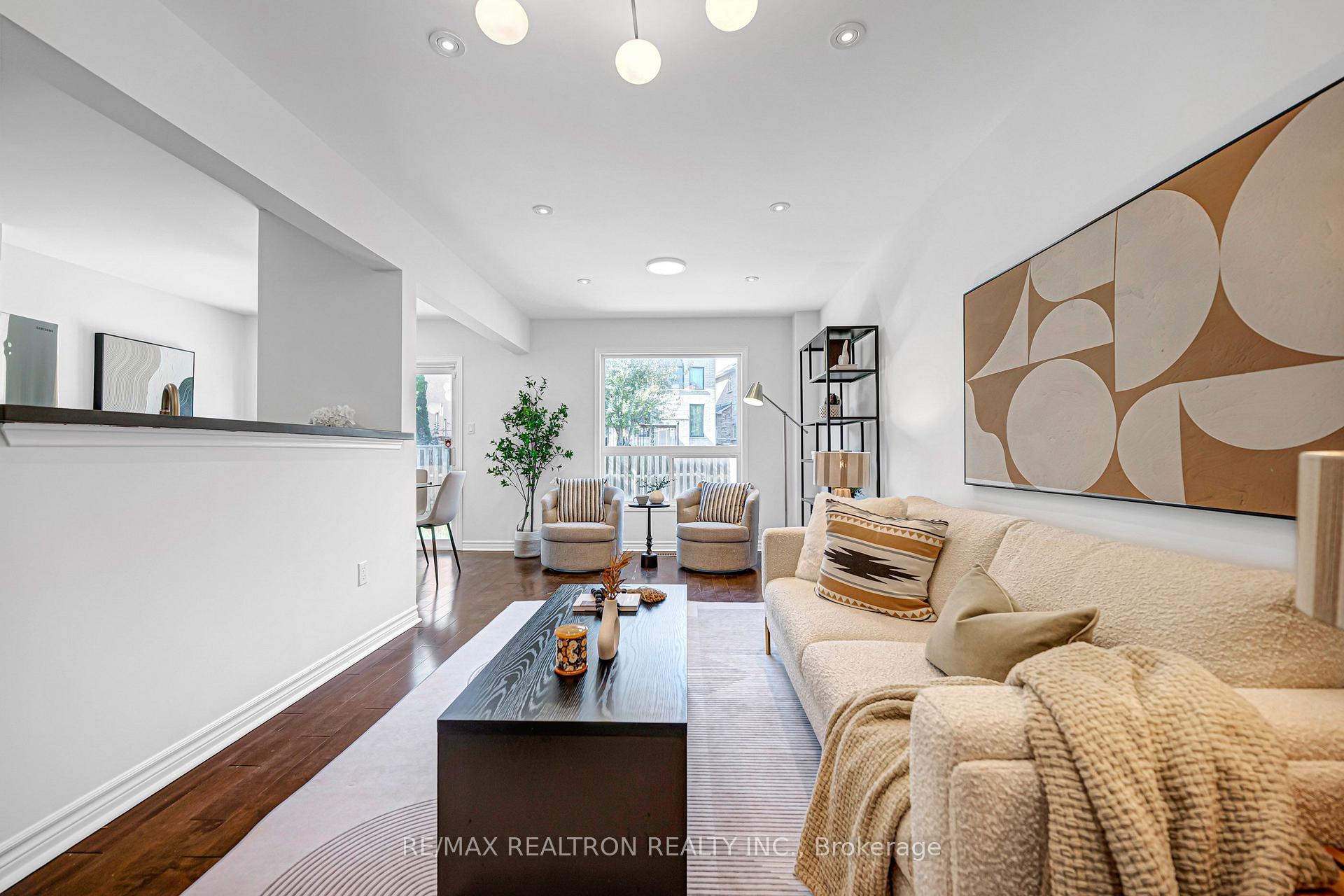 Photo 7 of 14 Cobblehill Court, Markham, Berczy — HOMEH