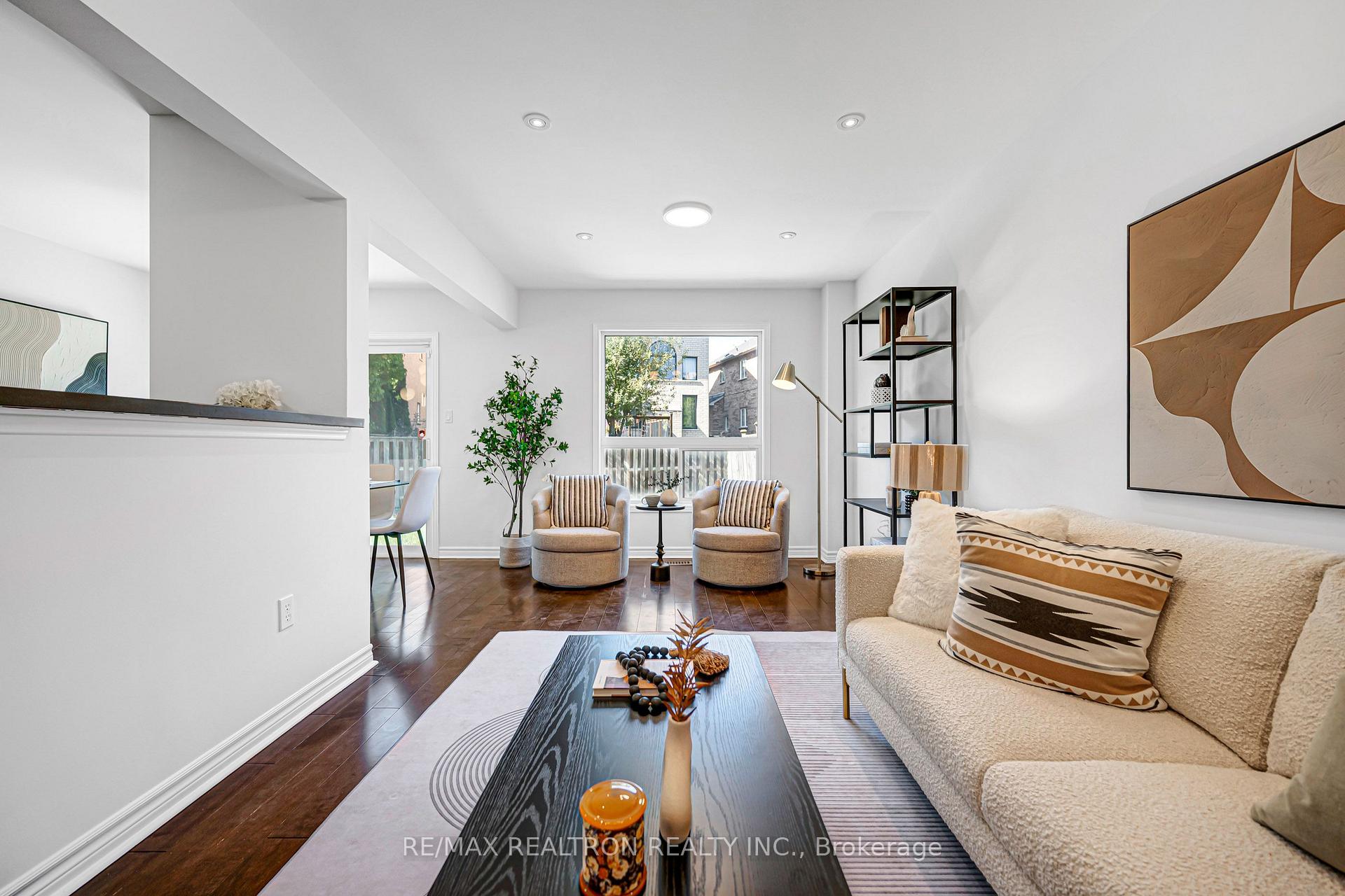 Photo 12 of 14 Cobblehill Court, Markham, Berczy — HOMEH