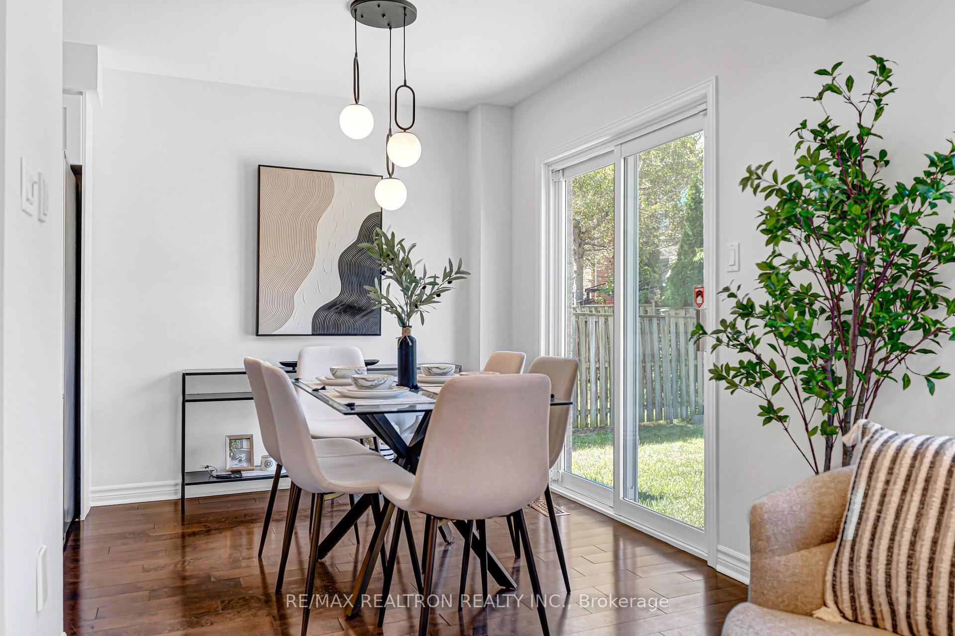 Photo 17 of 14 Cobblehill Court, Markham, Berczy — HOMEH