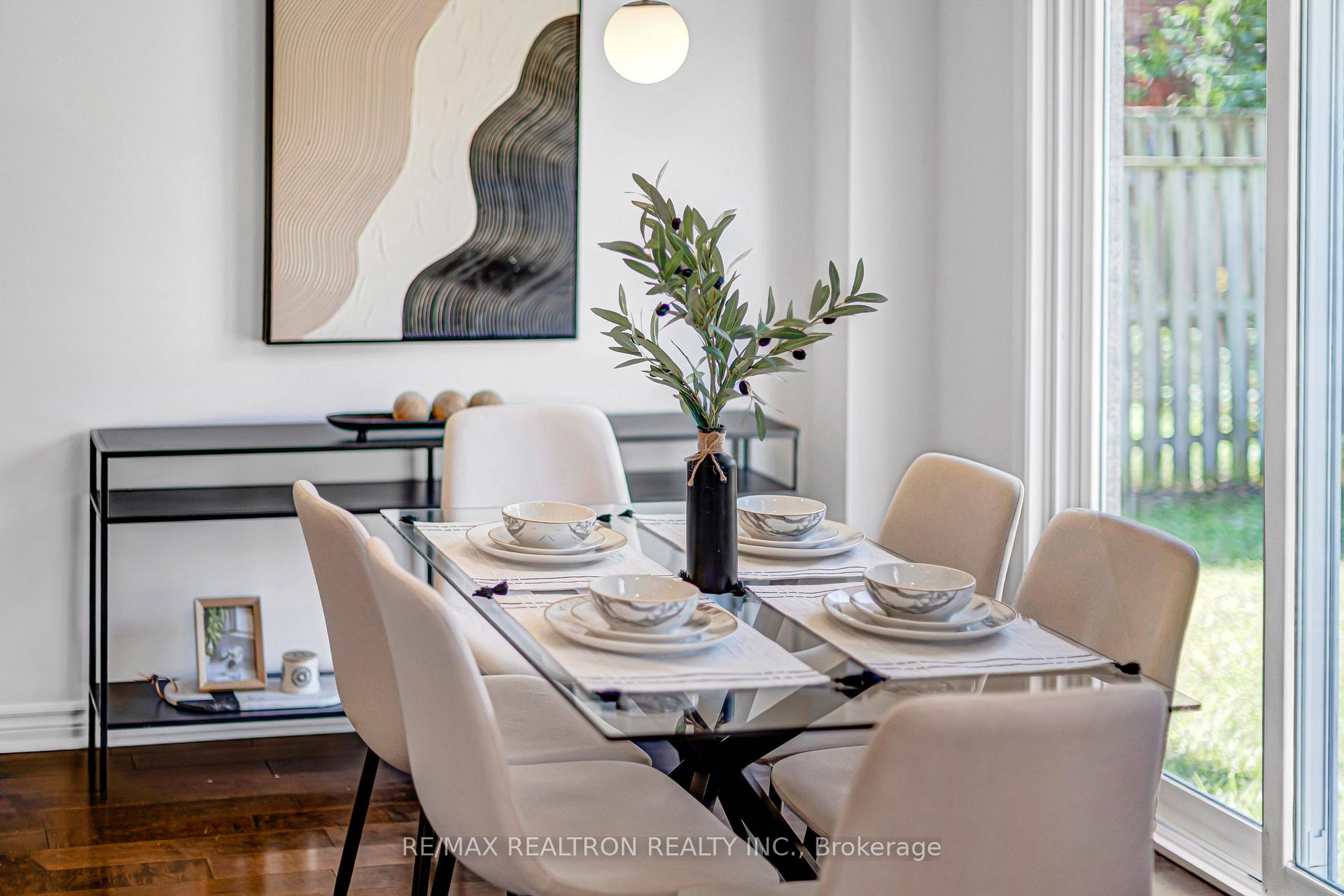 Photo 18 of 14 Cobblehill Court, Markham, Berczy — HOMEH