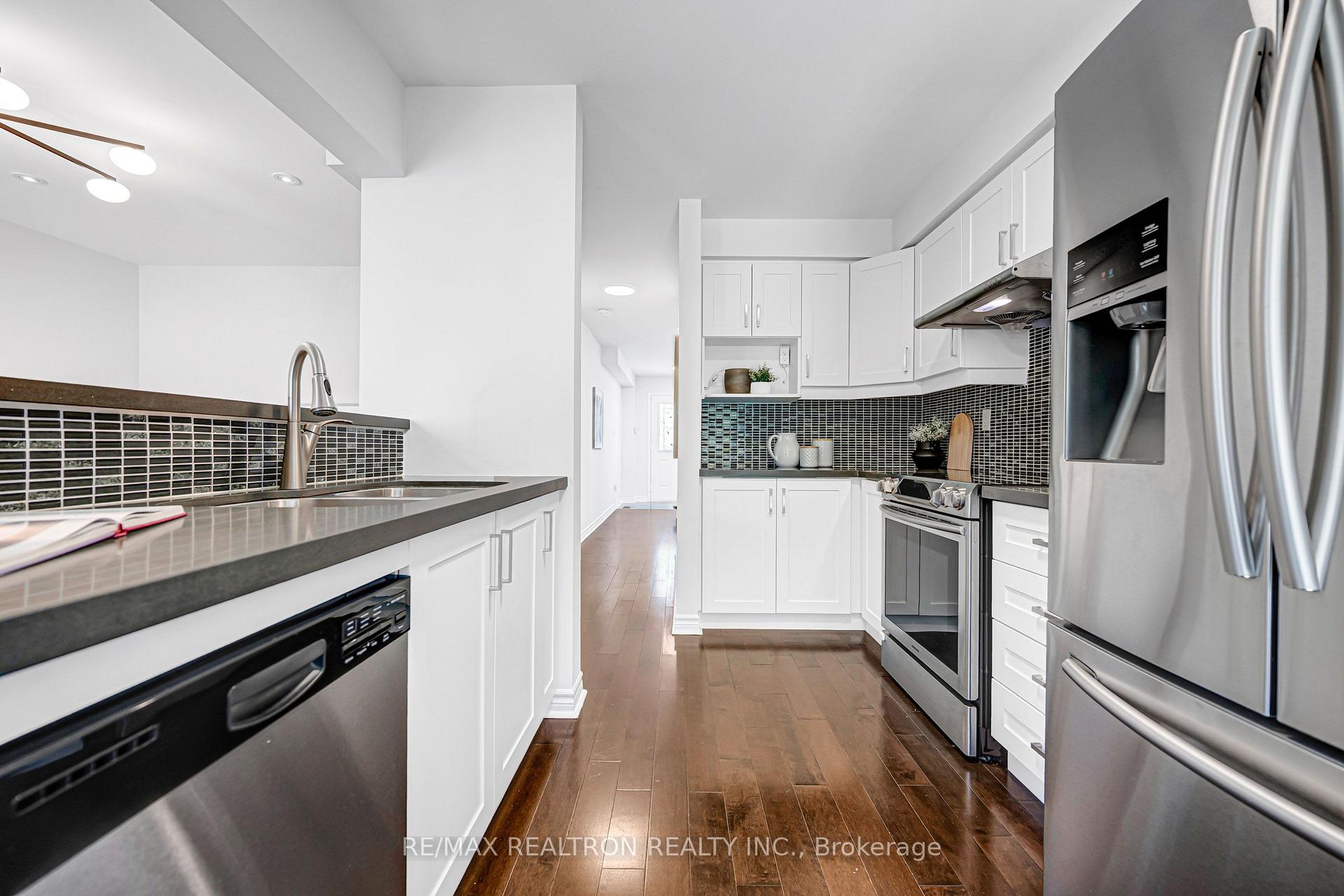 Photo 21 of 14 Cobblehill Court, Markham, Berczy — HOMEH