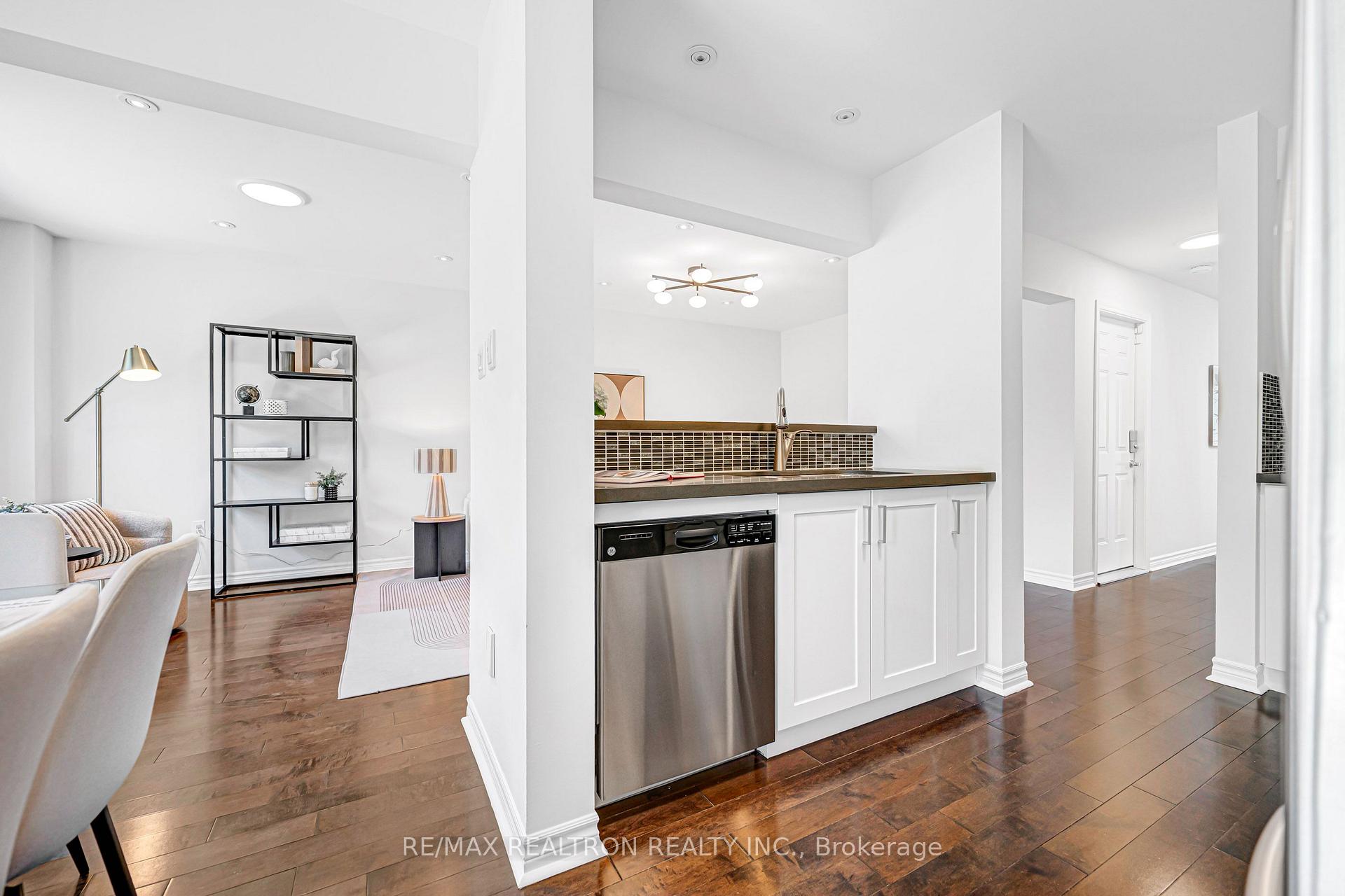 Photo 23 of 14 Cobblehill Court, Markham, Berczy — HOMEH