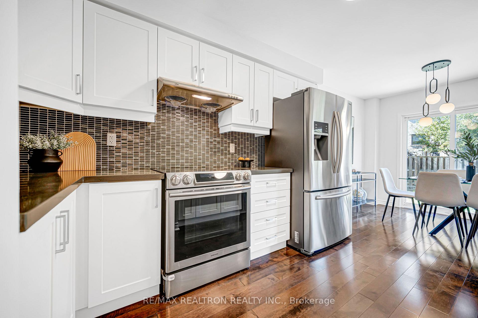 Photo 24 of 14 Cobblehill Court, Markham, Berczy — HOMEH