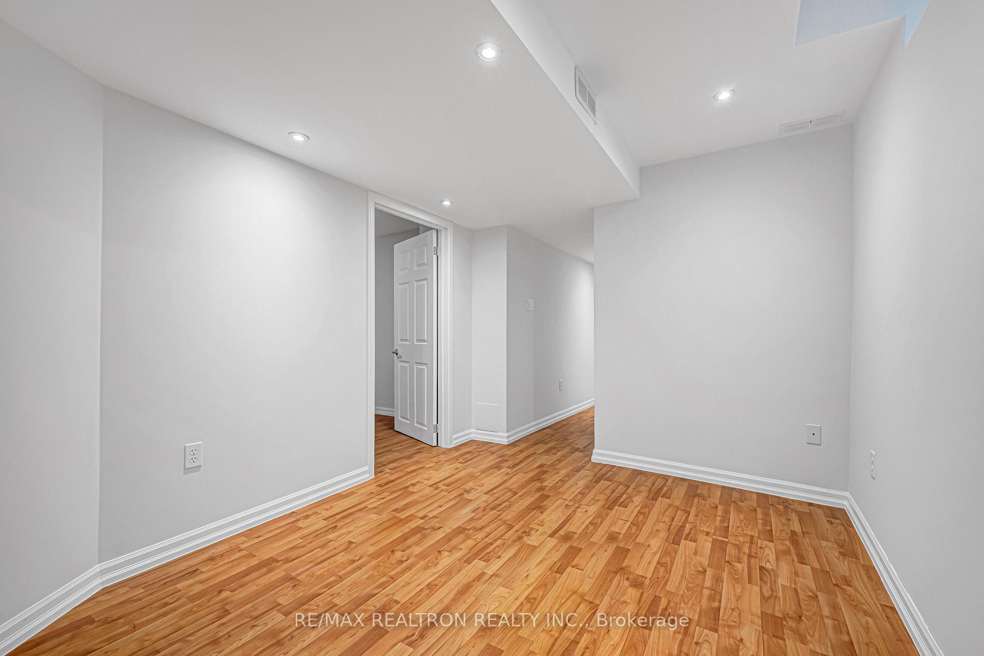 Photo 42 of 14 Cobblehill Court, Markham, Berczy — HOMEH