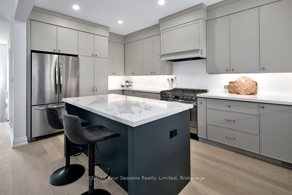 Photo 8 of 91 Summer View Avenue, Collingwood — HOMEH