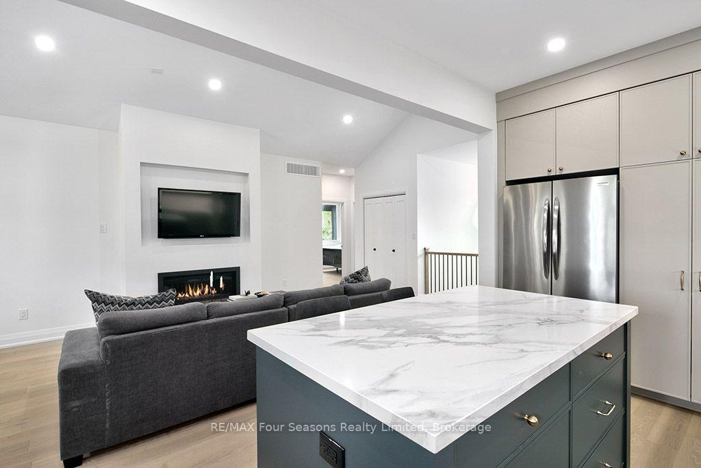 Photo 11 of 91 Summer View Avenue, Collingwood — HOMEH