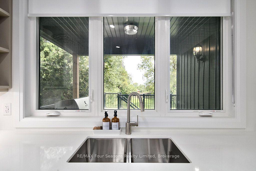 Photo 13 of 91 Summer View Avenue, Collingwood — HOMEH