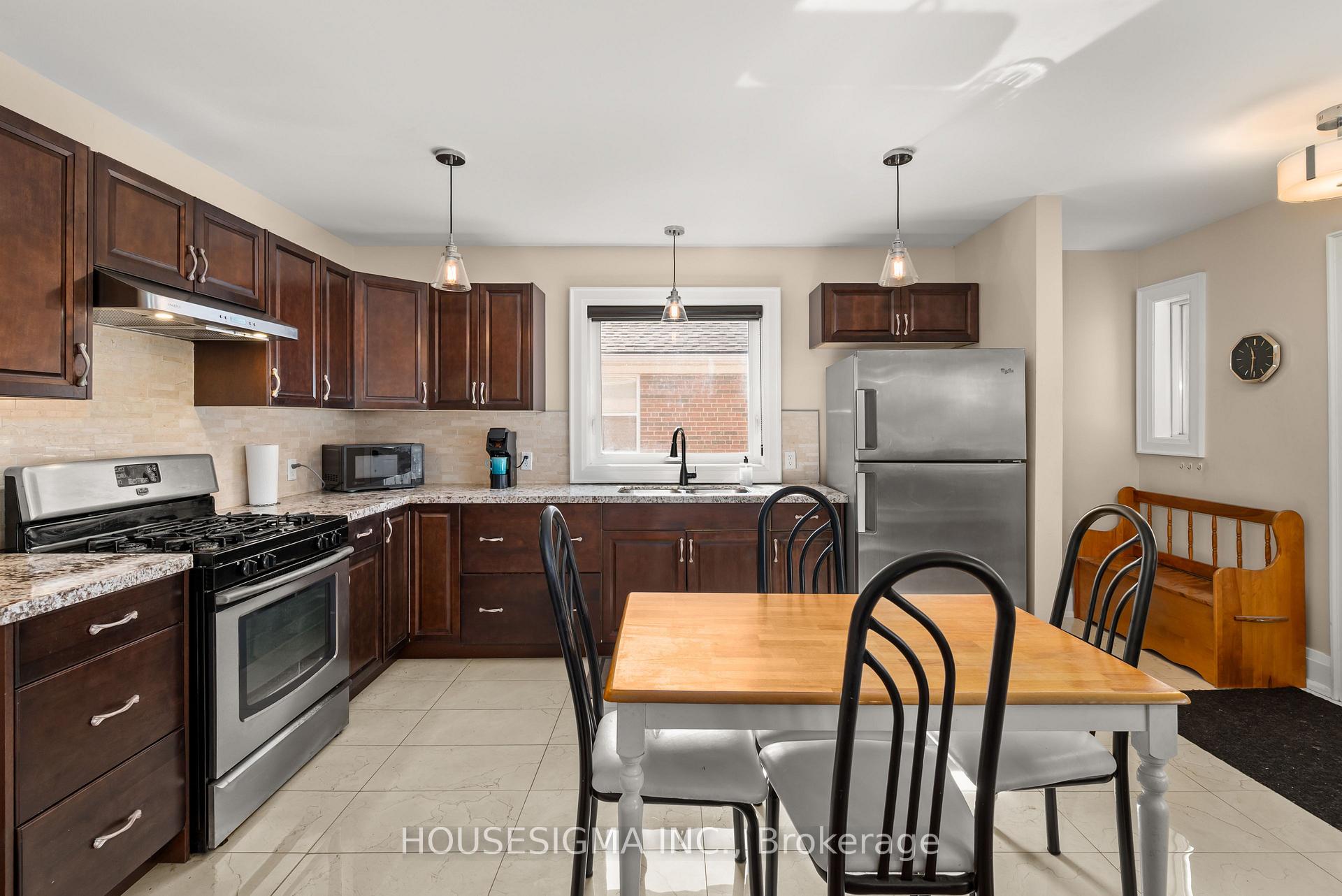 Photo 5 of 309 Baldwin Street, Oshawa, Donevan — HOMEH