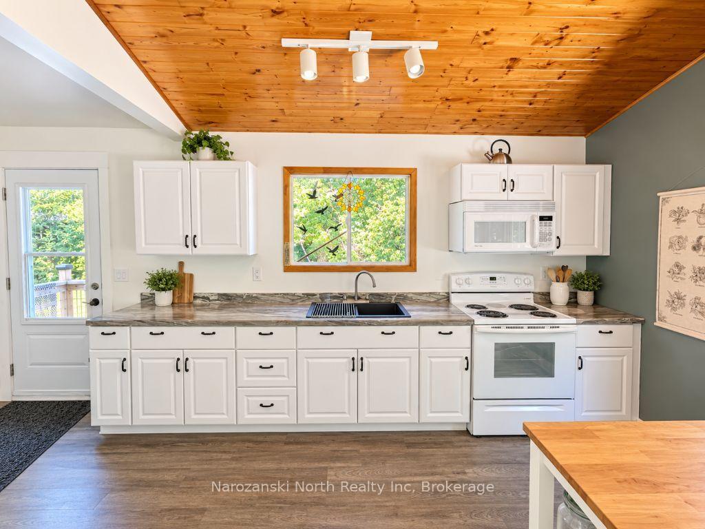 Photo 5 of 701 Dry Pine Bay Road, French River — HOMEH