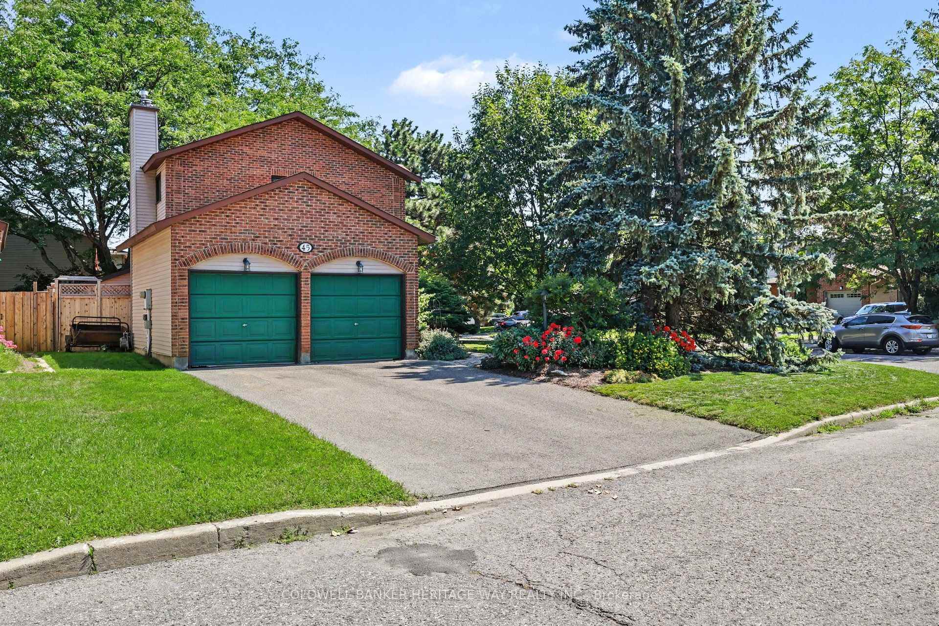 Photo 2 of 45 Shadetree Crescent, Ottawa, Borden Farm/Stewart Farm/Carleton Heights/Parkwood Hills — HOMEH