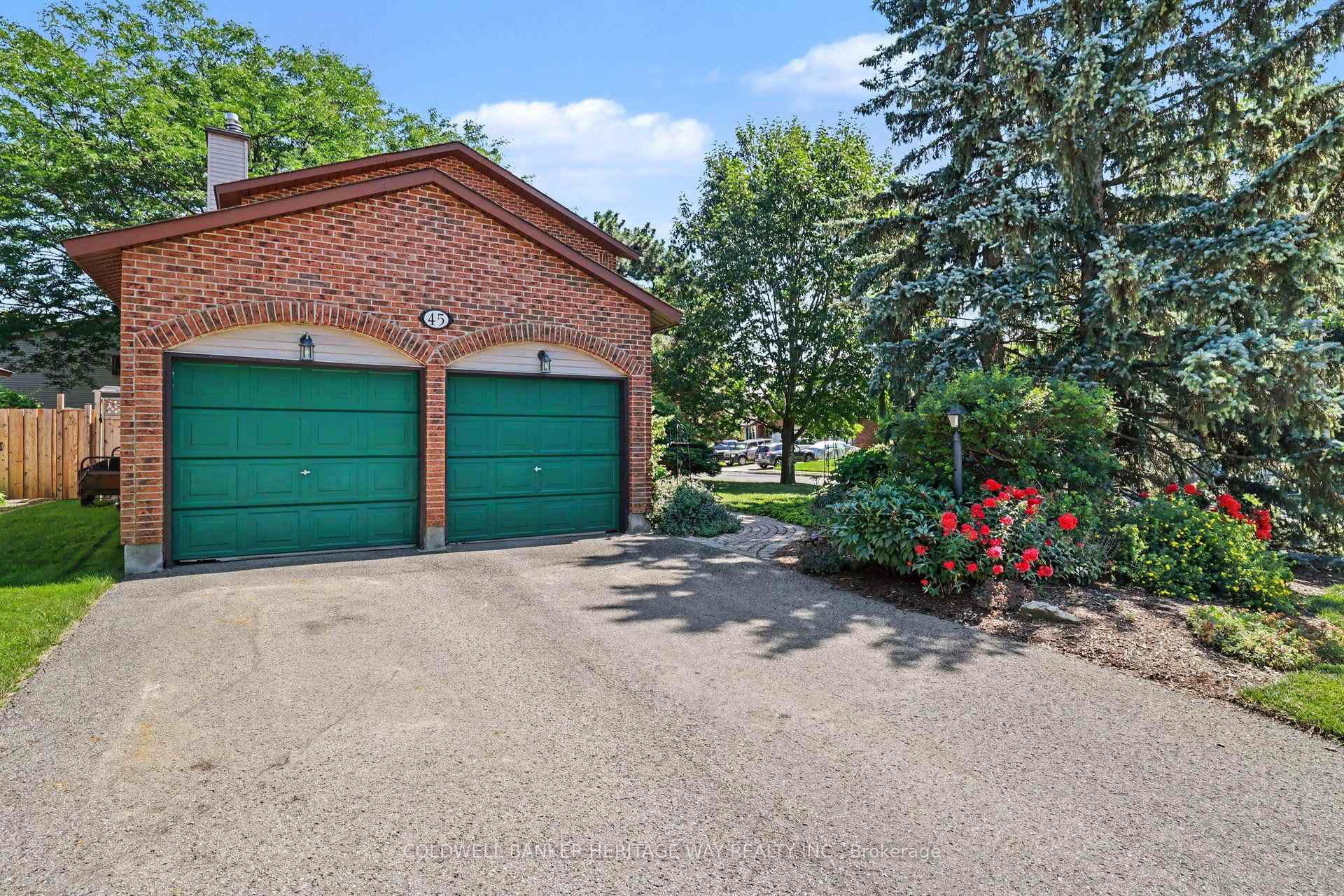 Photo 4 of 45 Shadetree Crescent, Ottawa, Borden Farm/Stewart Farm/Carleton Heights/Parkwood Hills — HOMEH