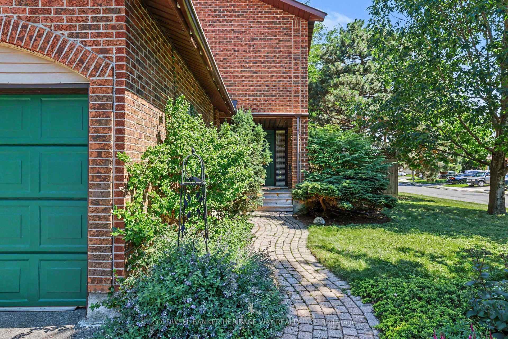 Photo 6 of 45 Shadetree Crescent, Ottawa, Borden Farm/Stewart Farm/Carleton Heights/Parkwood Hills — HOMEH