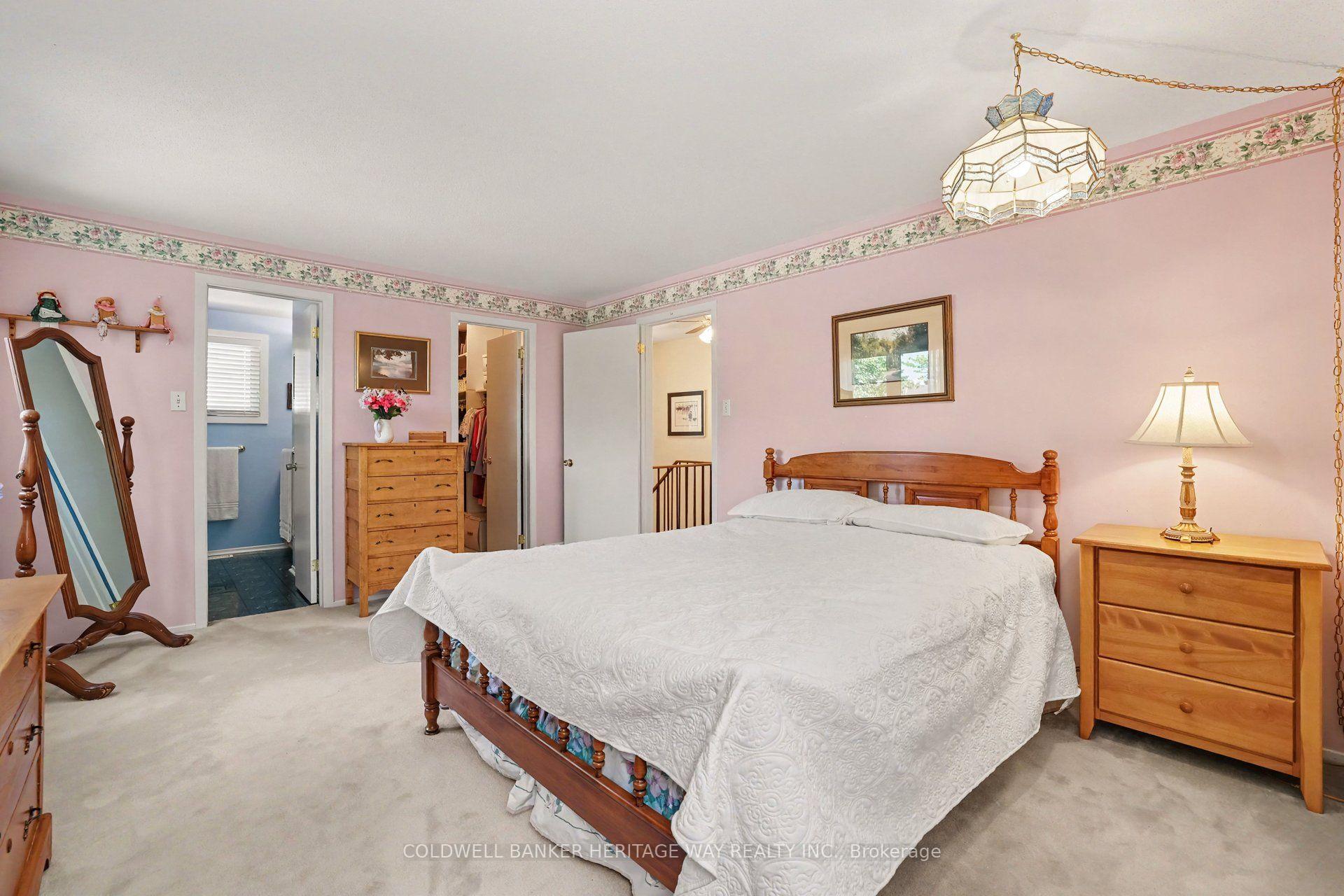 Photo 22 of 45 Shadetree Crescent, Ottawa, Borden Farm/Stewart Farm/Carleton Heights/Parkwood Hills — HOMEH