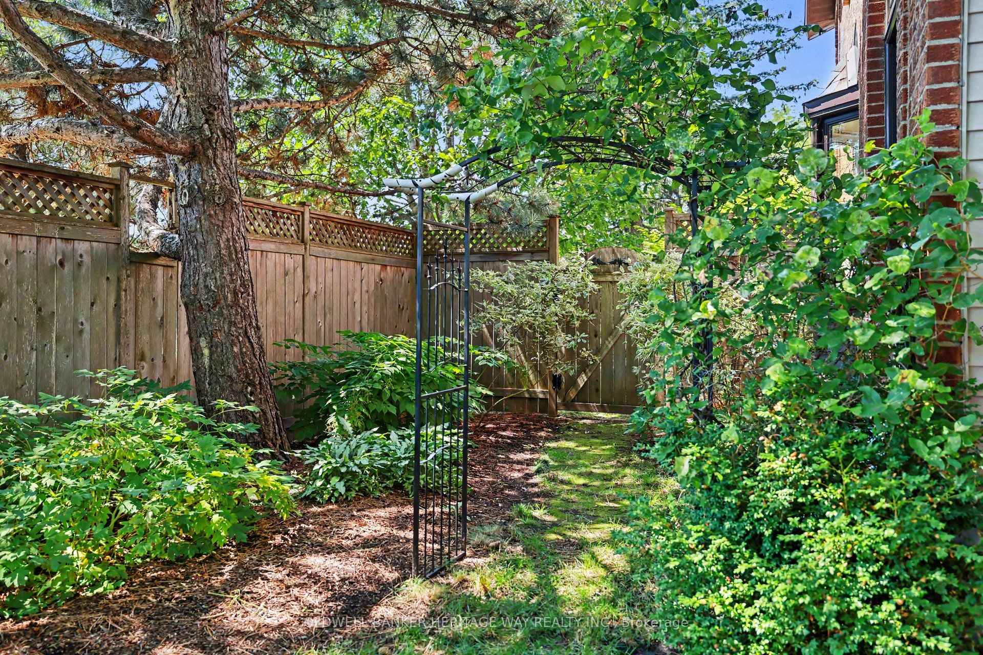 Photo 31 of 45 Shadetree Crescent, Ottawa, Borden Farm/Stewart Farm/Carleton Heights/Parkwood Hills — HOMEH