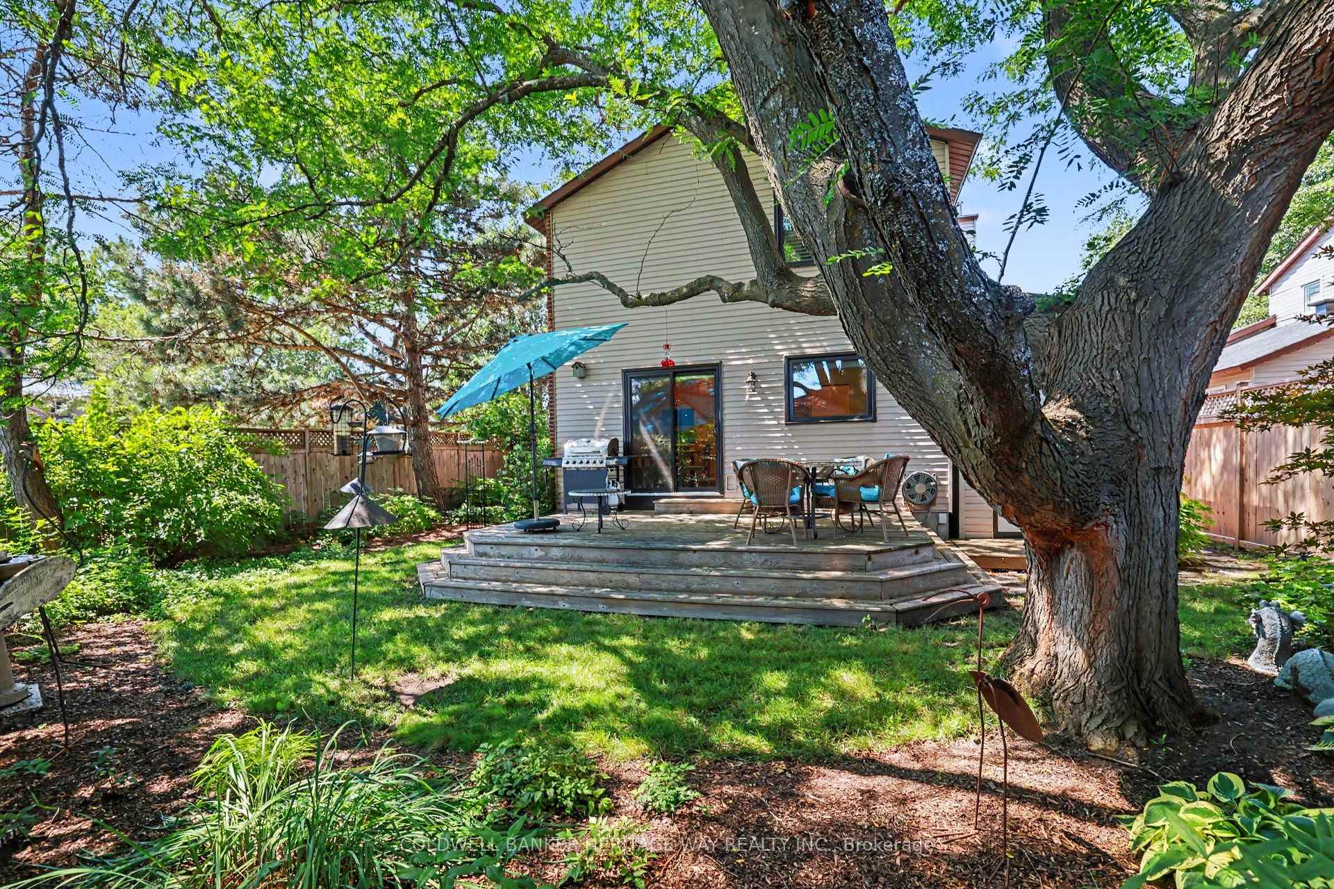 Photo 39 of 45 Shadetree Crescent, Ottawa, Borden Farm/Stewart Farm/Carleton Heights/Parkwood Hills — HOMEH