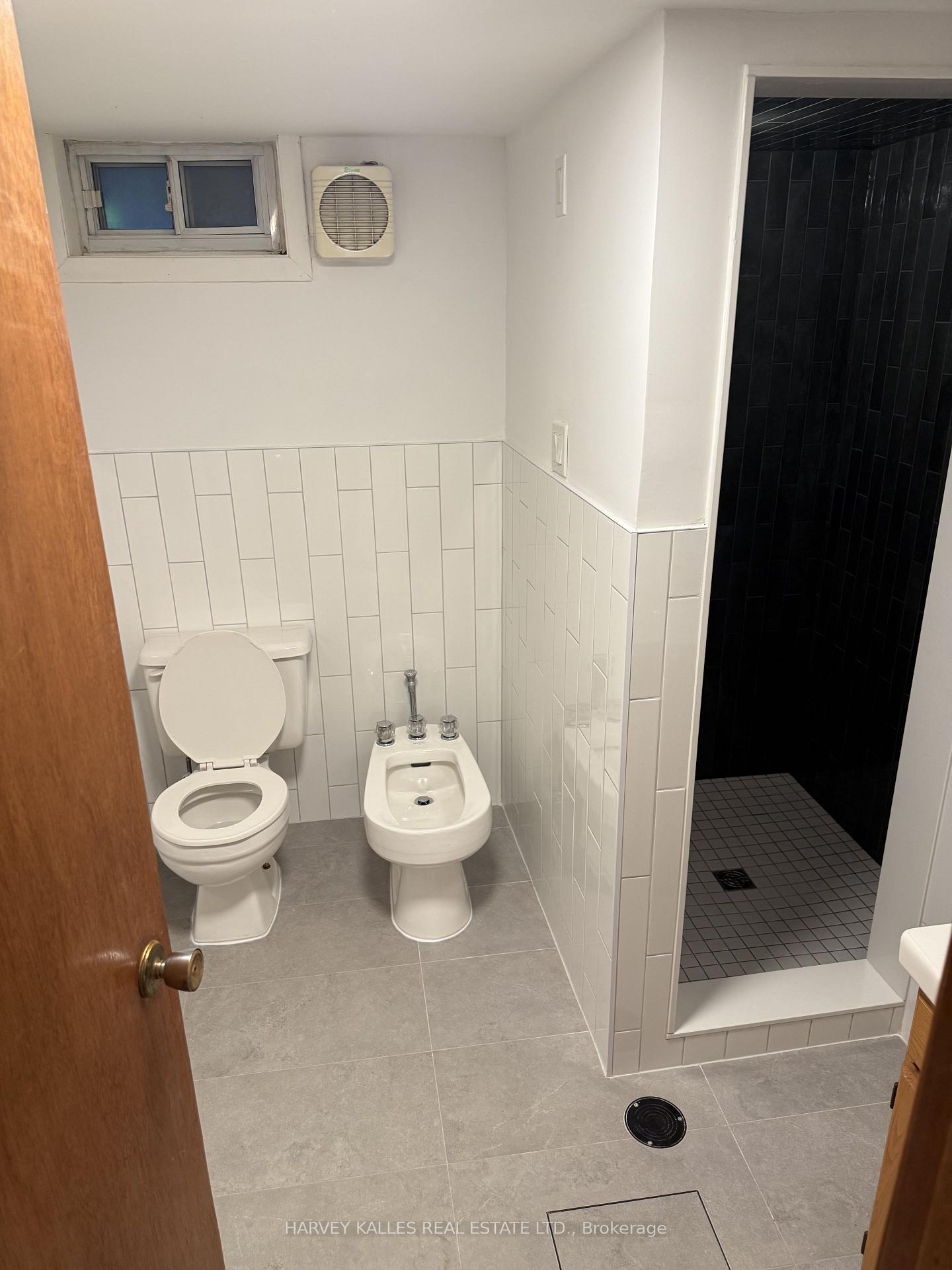 Photo 8 of Unit Lower, 628 Manning Avenue, Toronto, Palmerston-Little Italy — HOMEH