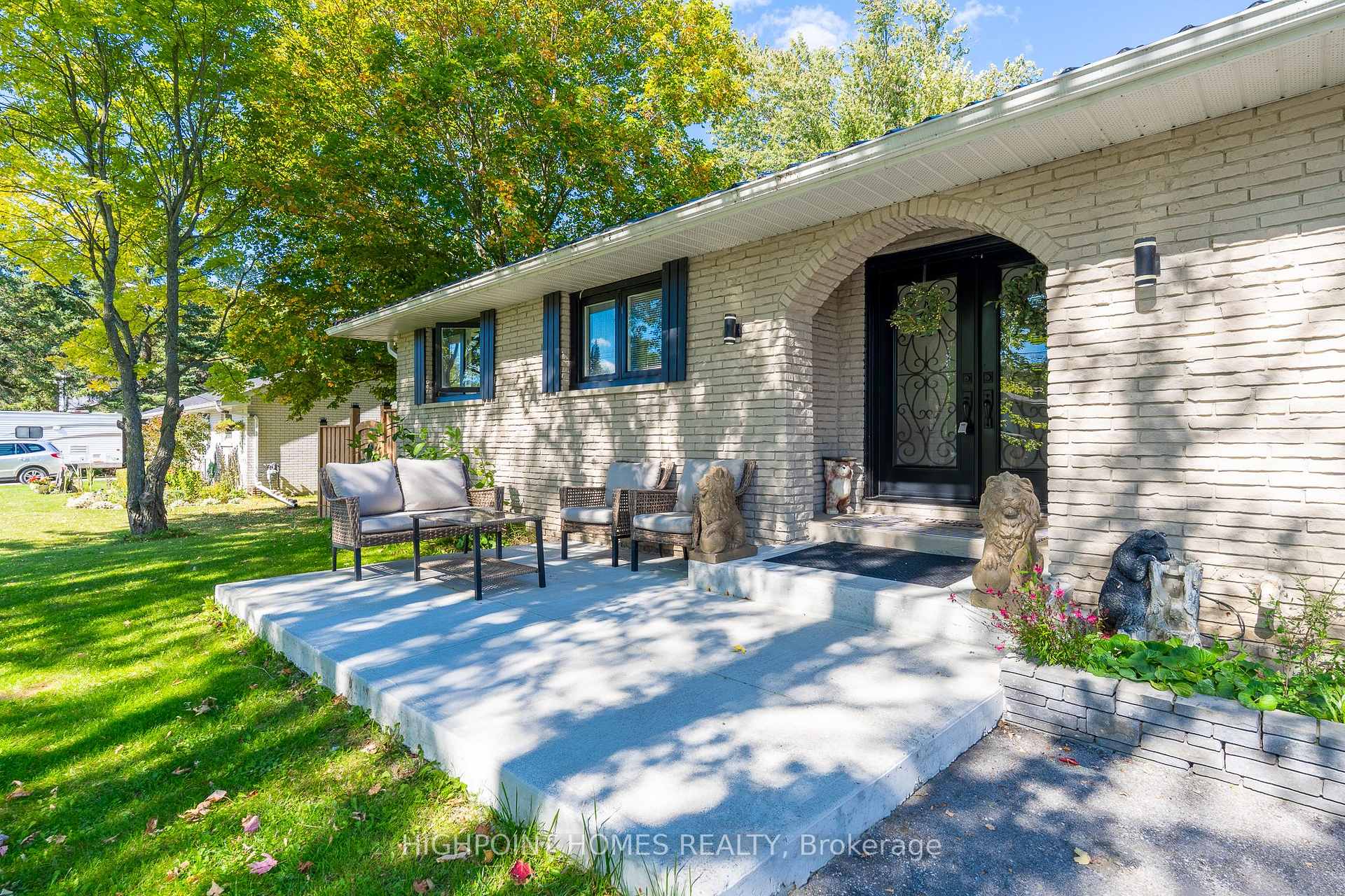 Photo 3 of 28 Main Street, Georgina, Pefferlaw — HOMEH