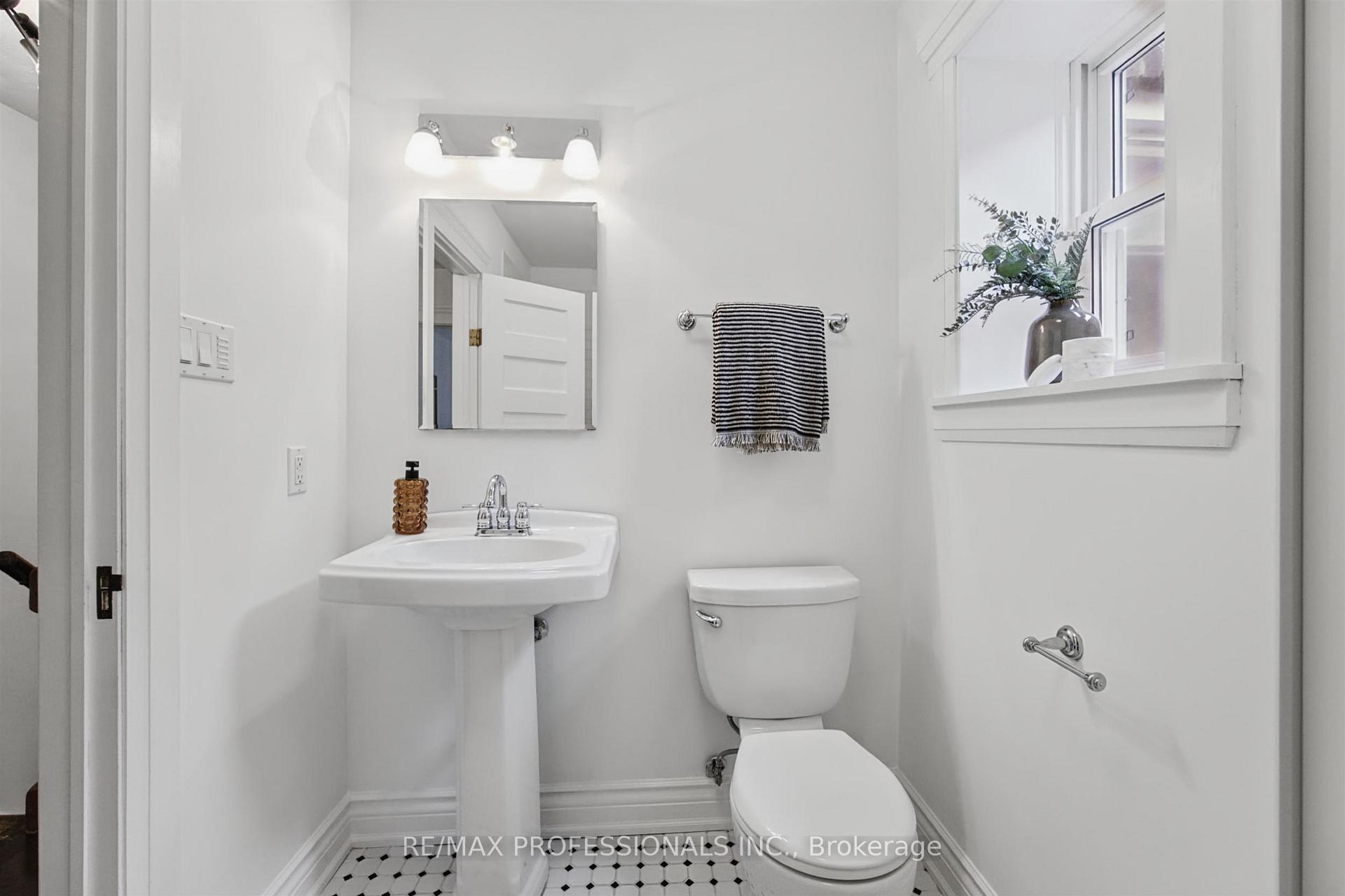 Photo 27 of 28 Wright Avenue, Toronto, Roncesvalles — HOMEH