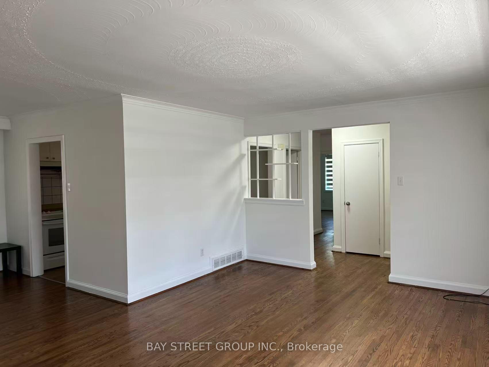 Photo 5 of 29 Harnish Crescent, North York, Newtonbrook East — HOMEH