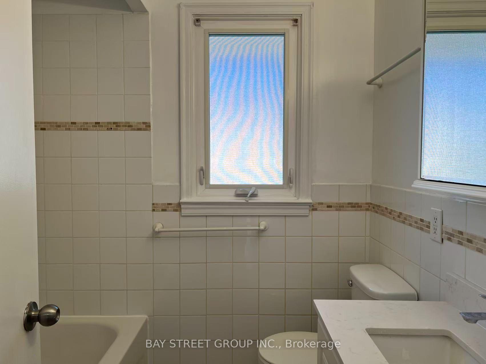 Photo 6 of 29 Harnish Crescent, North York, Newtonbrook East — HOMEH