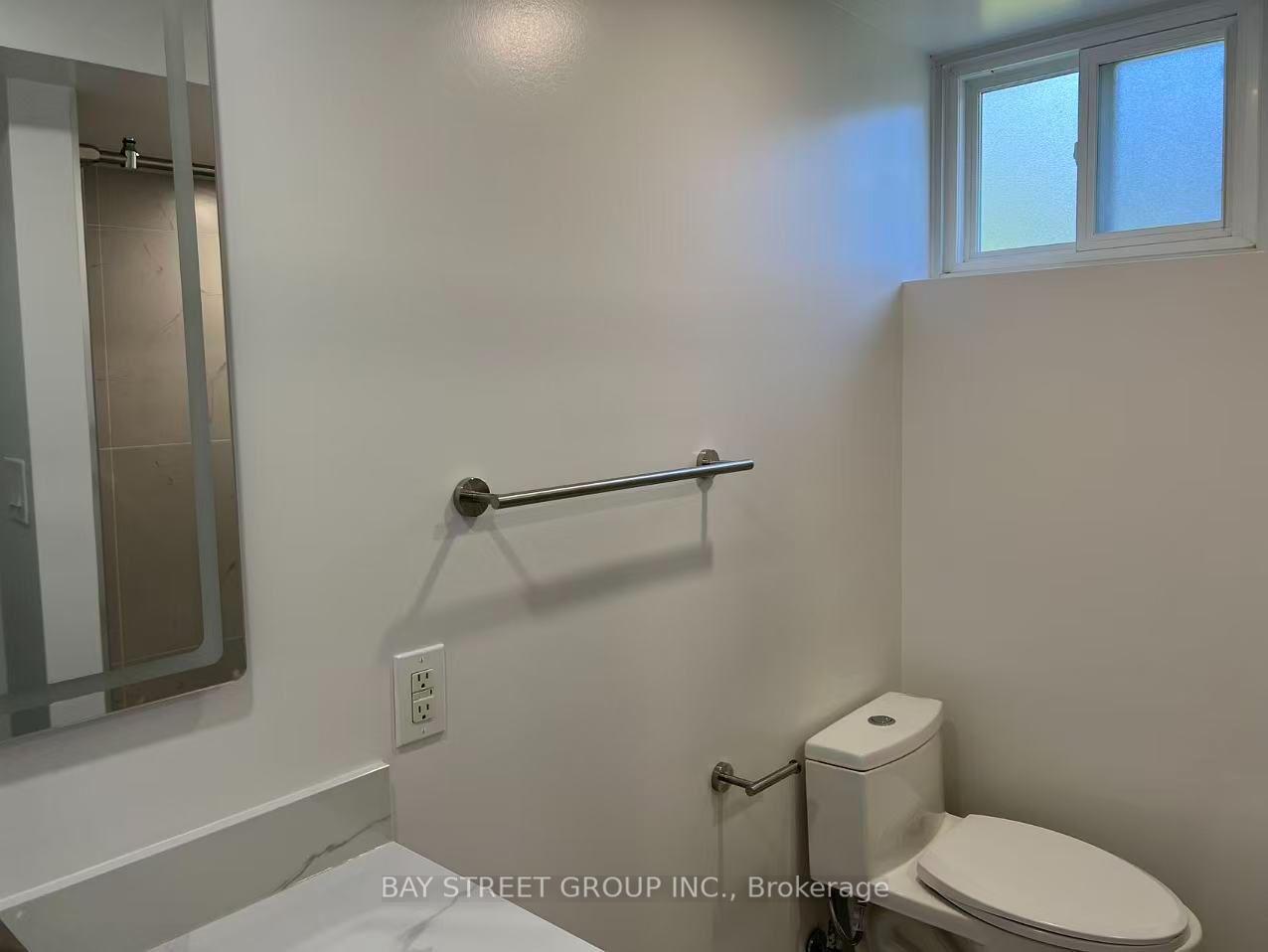 Photo 15 of 29 Harnish Crescent, North York, Newtonbrook East — HOMEH