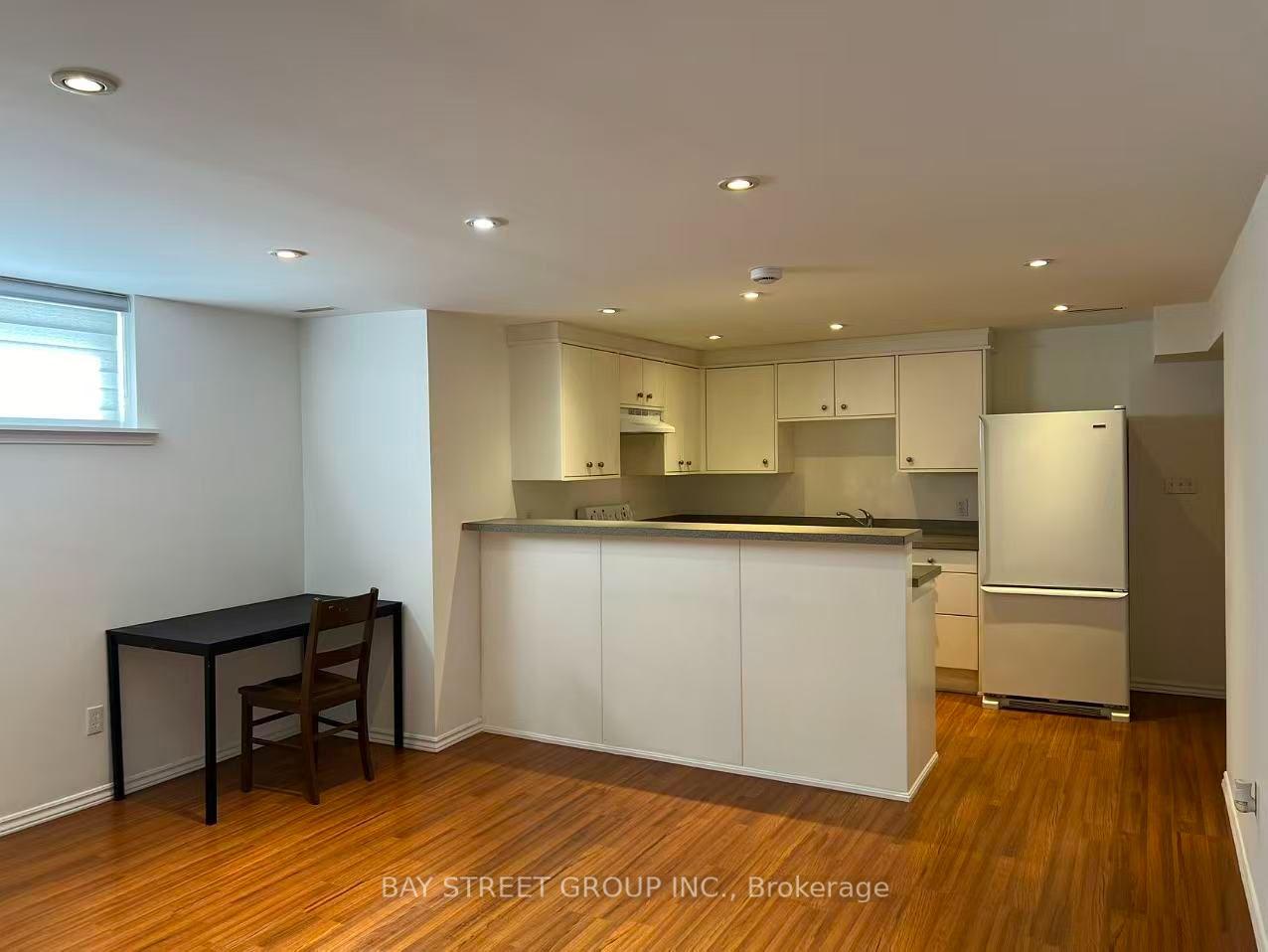 Photo 17 of 29 Harnish Crescent, North York, Newtonbrook East — HOMEH