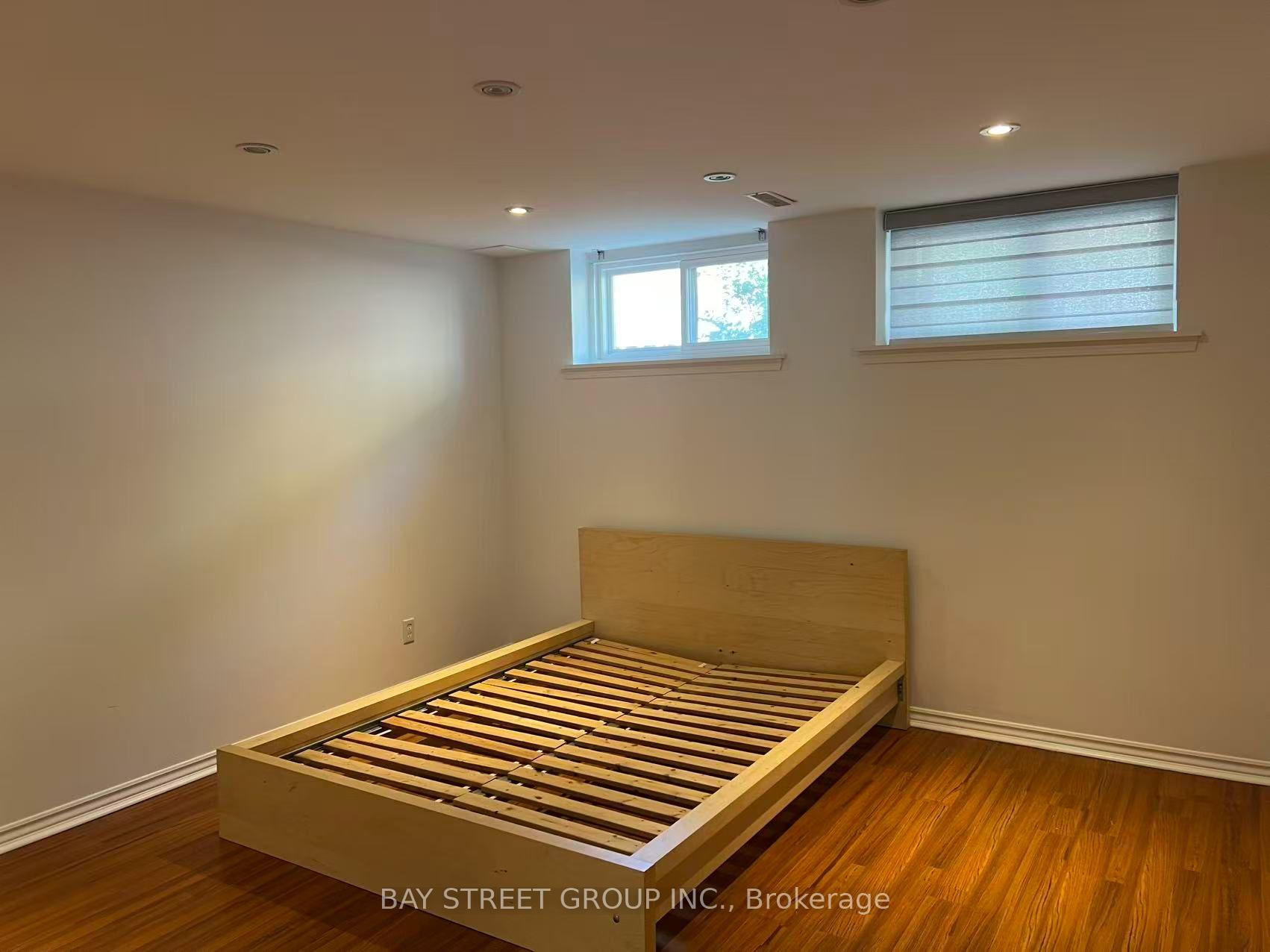 Photo 19 of 29 Harnish Crescent, North York, Newtonbrook East — HOMEH