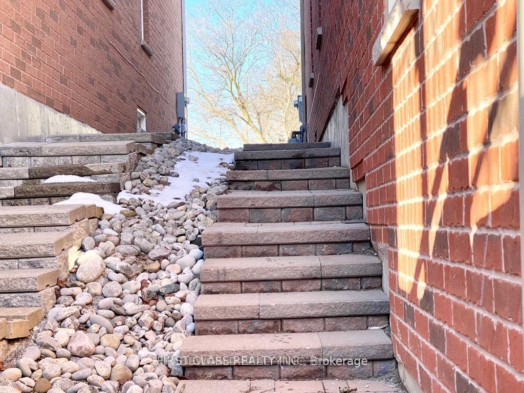 Photo 2 of Unit BSMT, 9 Wiley Avenue, Richmond Hill, Westbrook — HOMEH