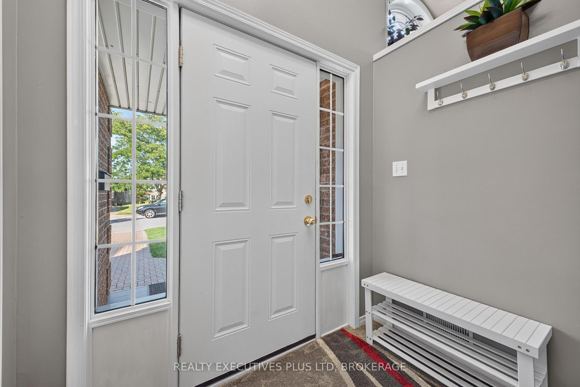 Photo 4 of 7802 Sabine Drive, Niagara Falls, Ascot — HOMEH
