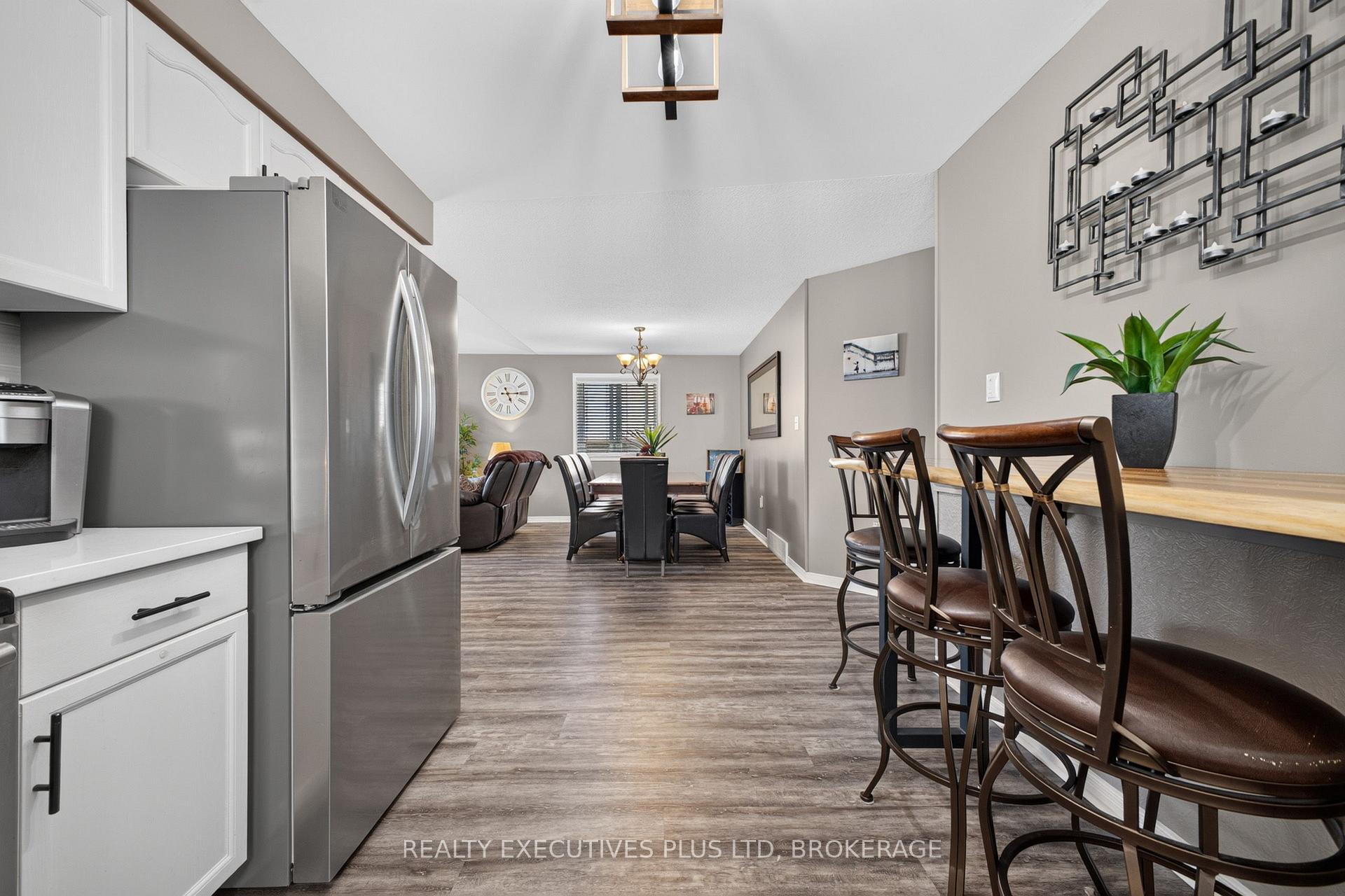 Photo 13 of 7802 Sabine Drive, Niagara Falls, Ascot — HOMEH