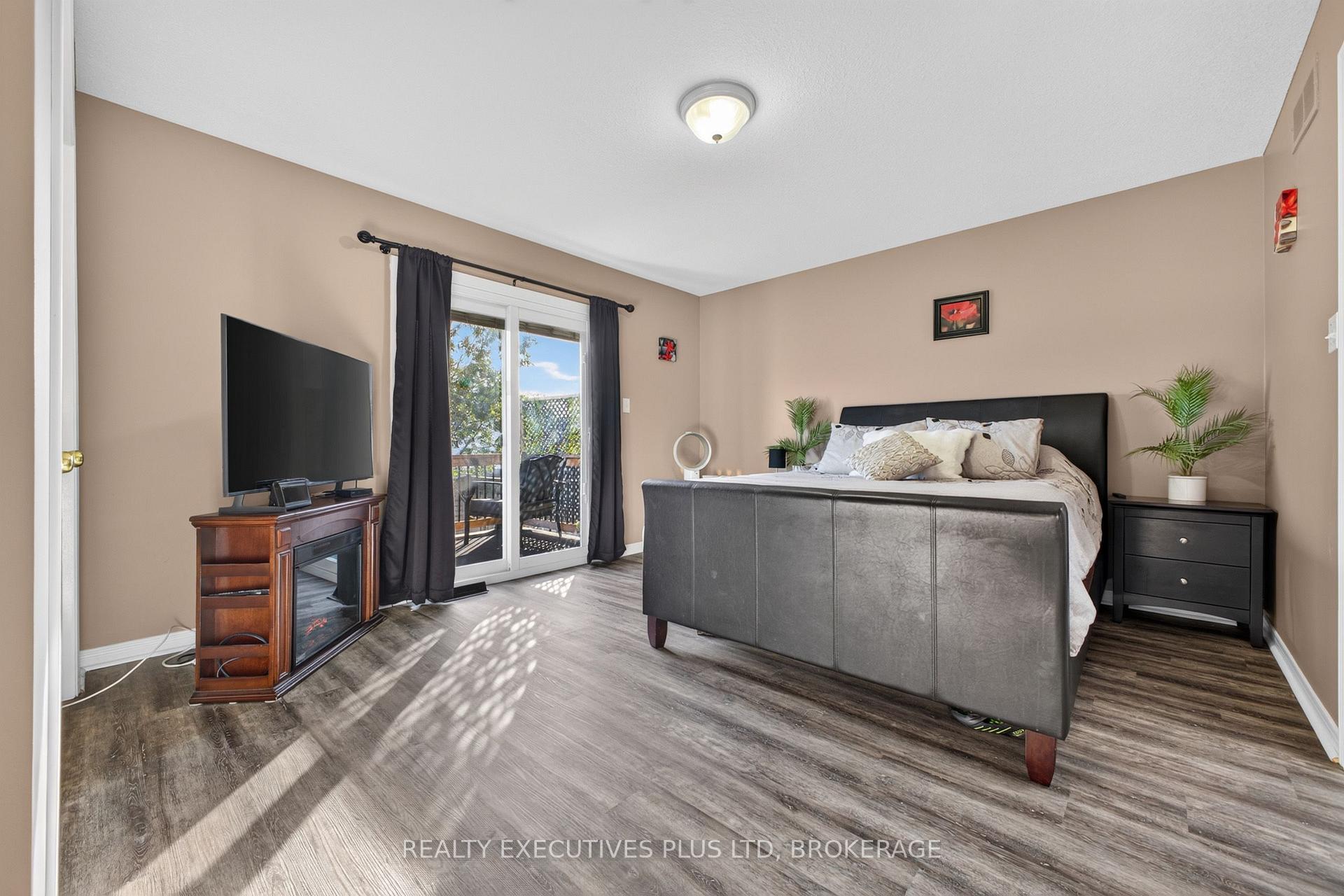 Photo 23 of 7802 Sabine Drive, Niagara Falls, Ascot — HOMEH