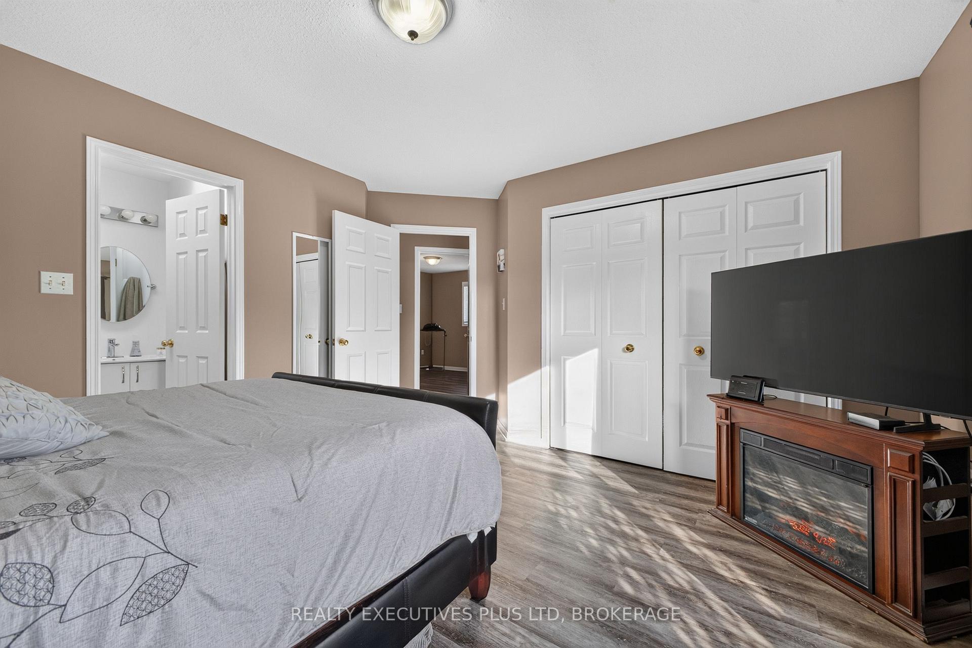Photo 25 of 7802 Sabine Drive, Niagara Falls, Ascot — HOMEH