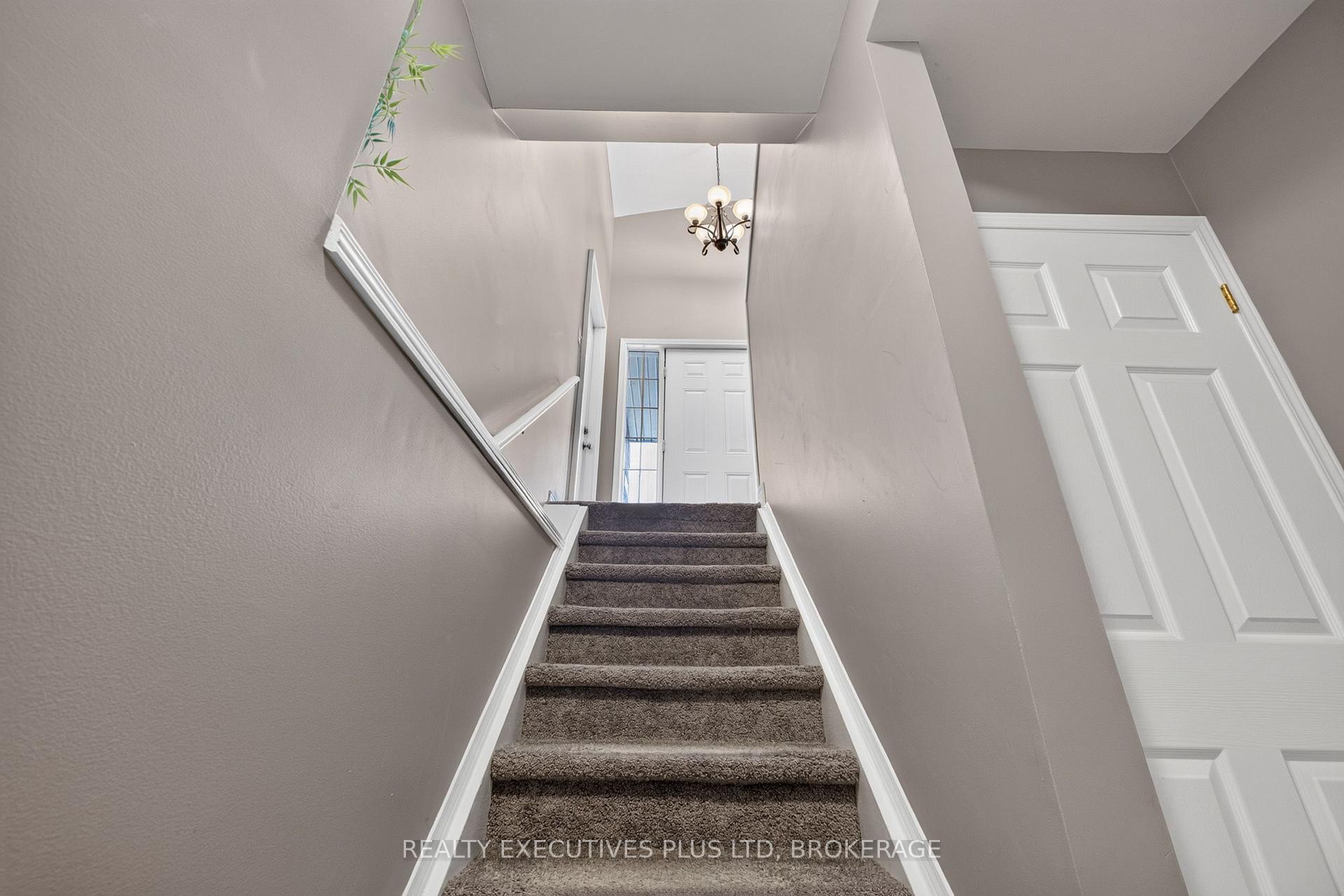 Photo 27 of 7802 Sabine Drive, Niagara Falls, Ascot — HOMEH