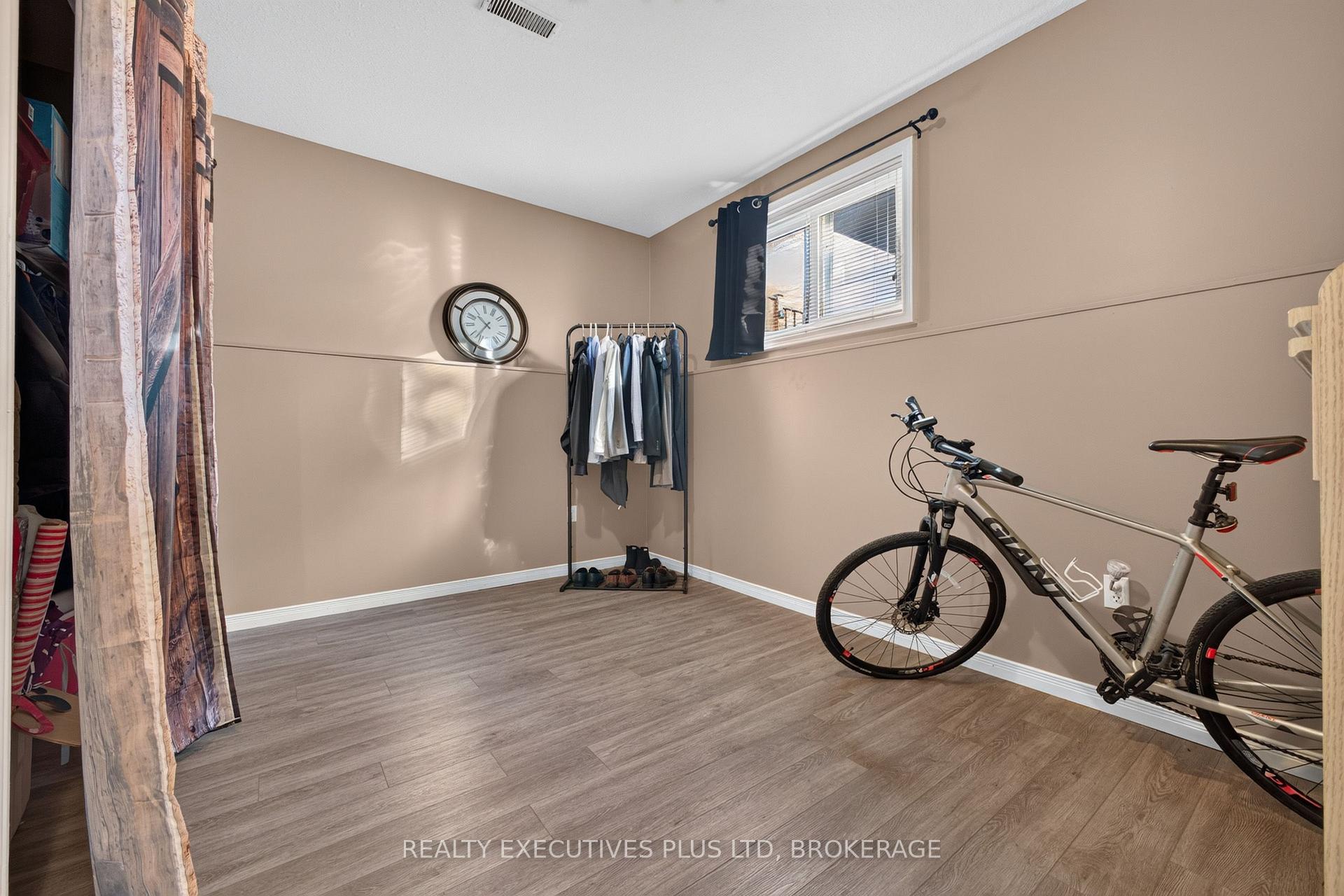 Photo 34 of 7802 Sabine Drive, Niagara Falls, Ascot — HOMEH