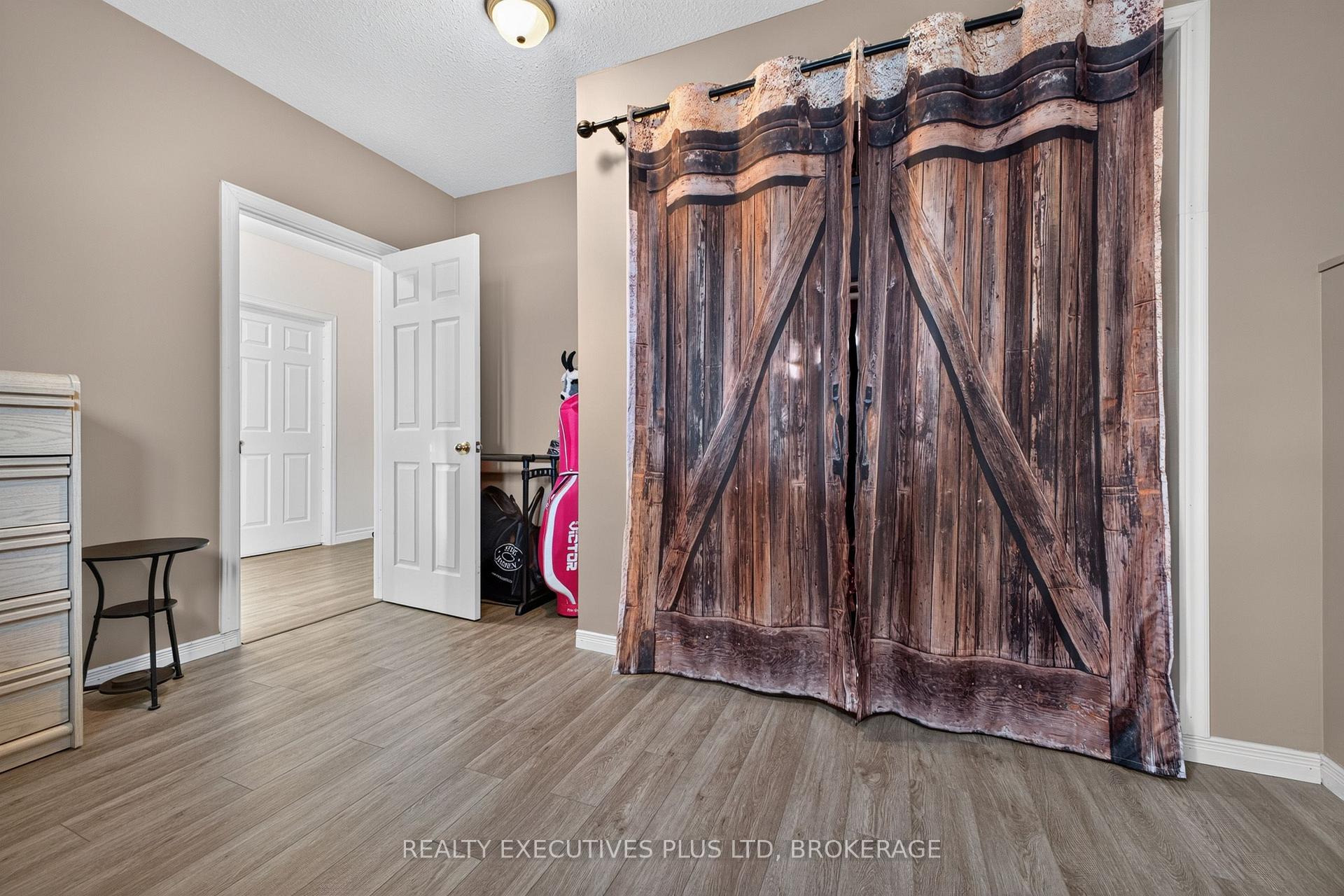 Photo 36 of 7802 Sabine Drive, Niagara Falls, Ascot — HOMEH