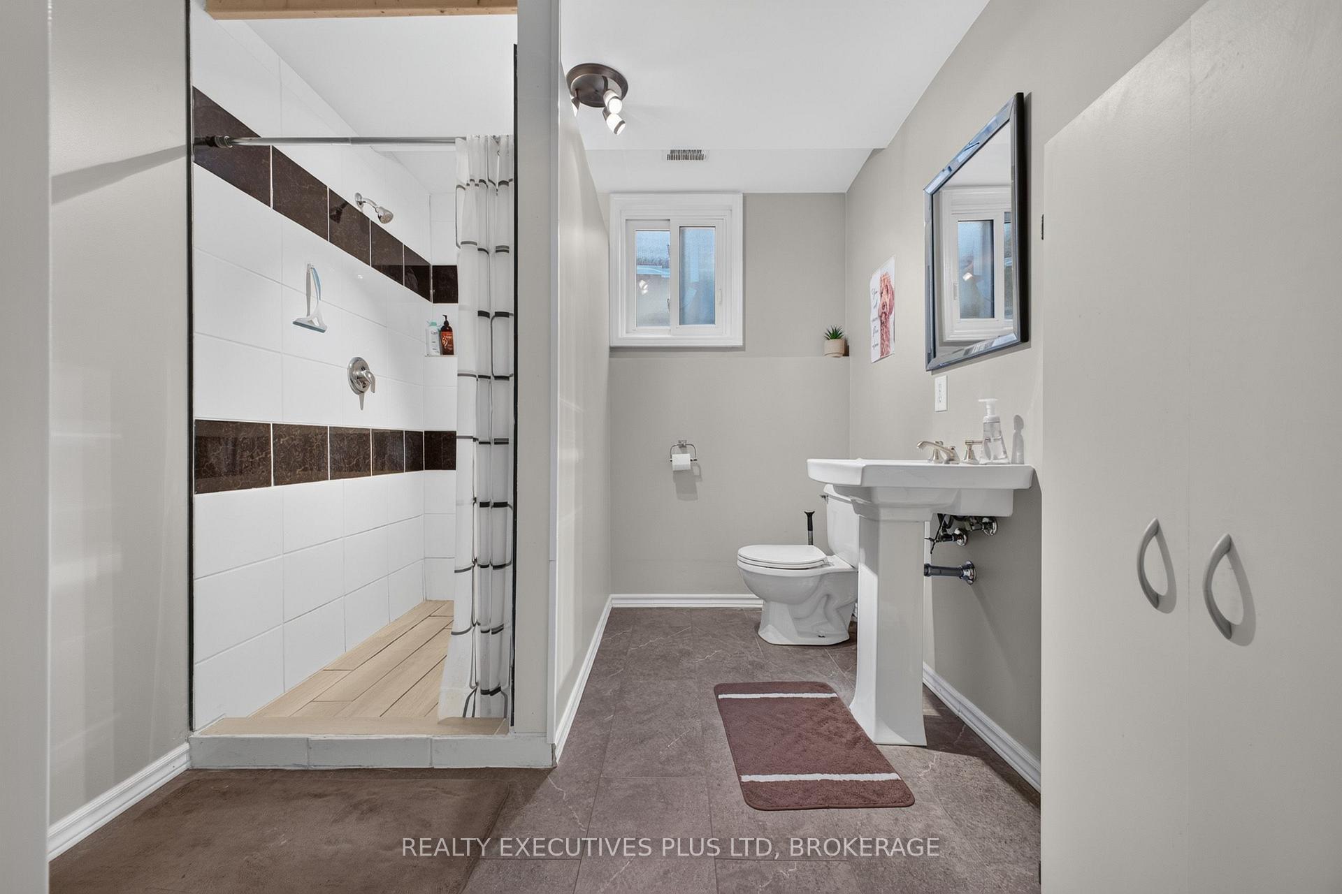 Photo 41 of 7802 Sabine Drive, Niagara Falls, Ascot — HOMEH