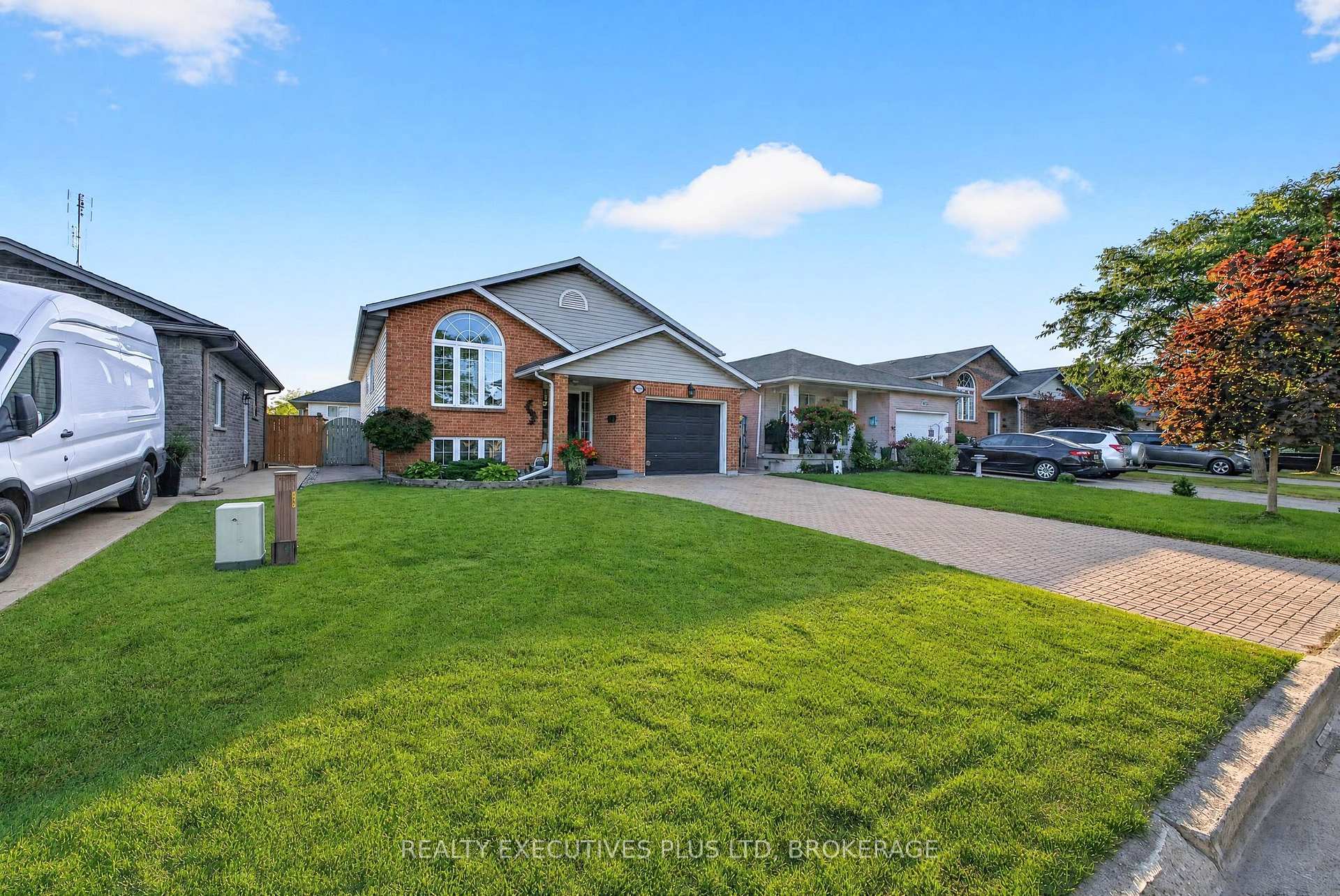 Photo 65 of 7802 Sabine Drive, Niagara Falls, Ascot — HOMEH