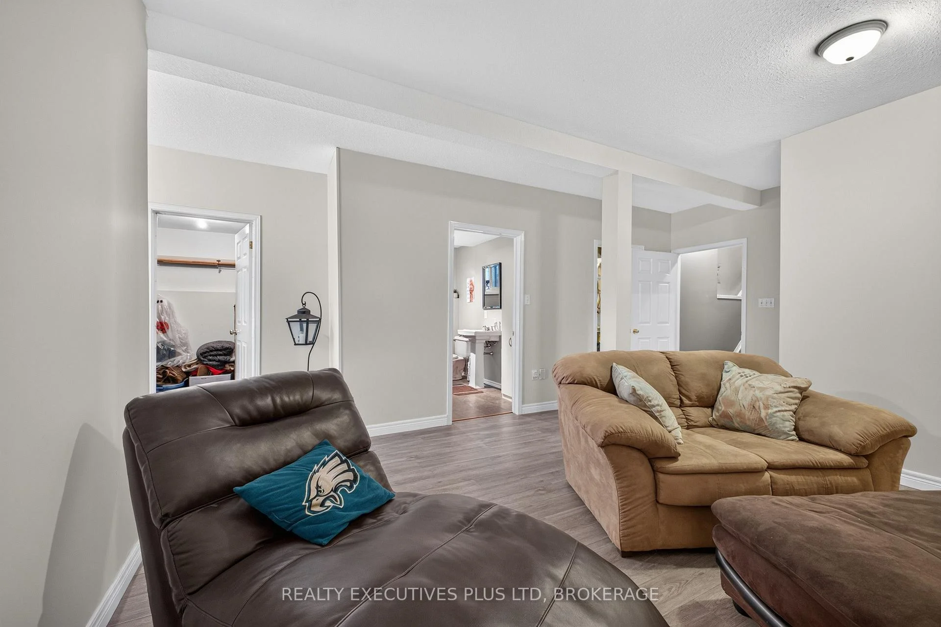 Photo 35 of 7802 Sabine Drive, Niagara Falls, Ascot — HOMEH