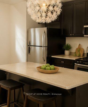 Photo 3 of 32 Aspen Hills Road, Brampton, Credit Valley — HOMEH