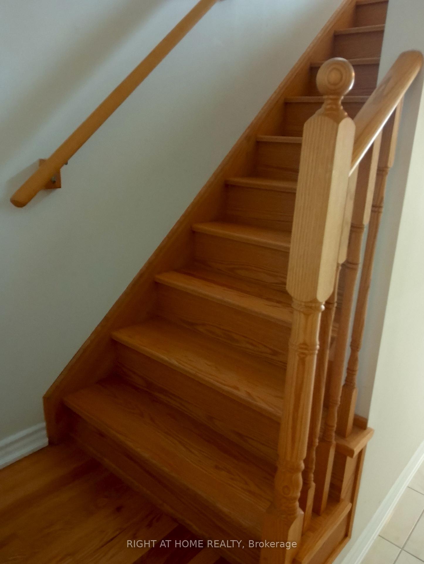 Photo 10 of 32 Aspen Hills Road, Brampton, Credit Valley — HOMEH