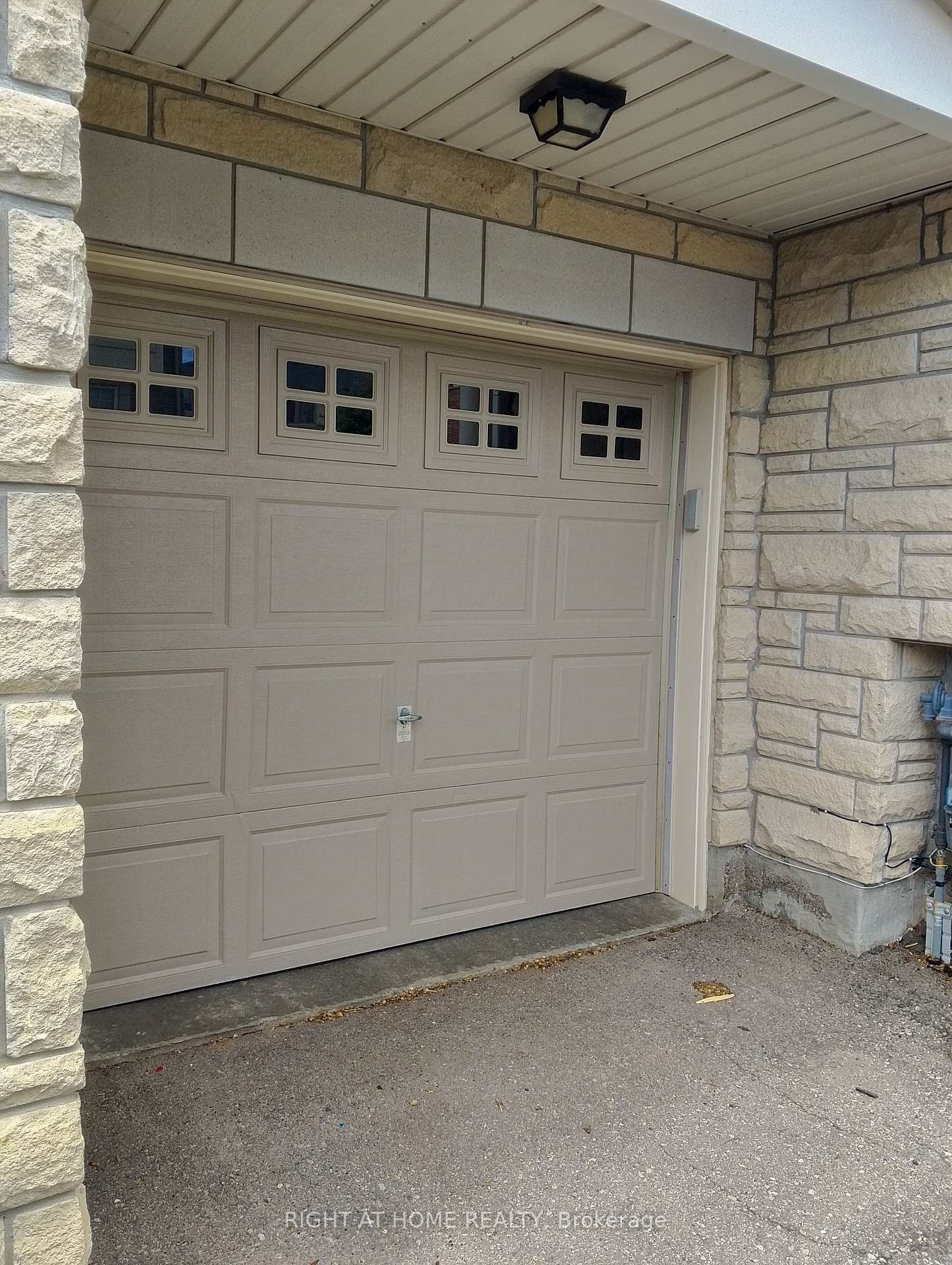 Photo 11 of 32 Aspen Hills Road, Brampton, Credit Valley — HOMEH
