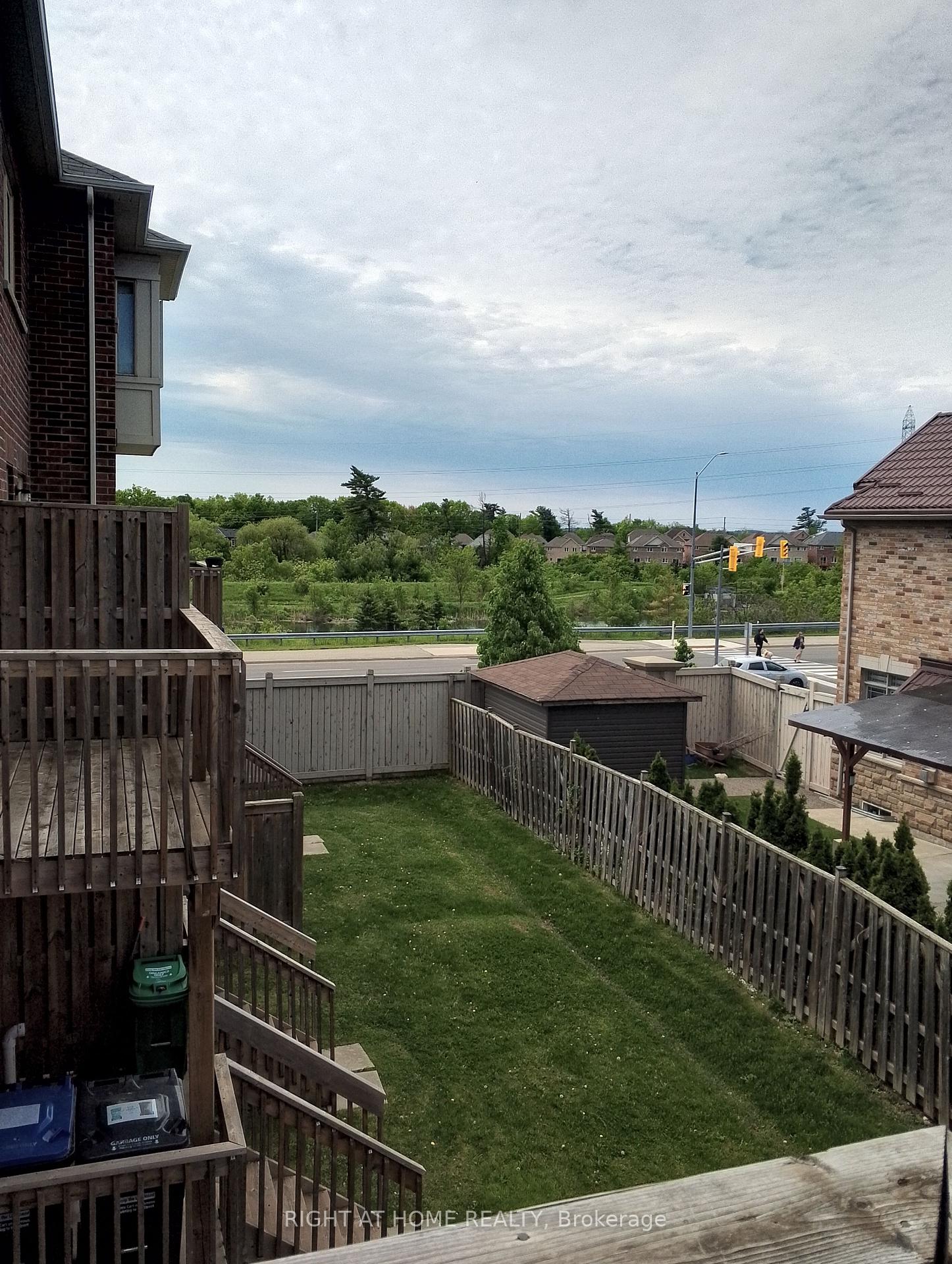 Photo 12 of 32 Aspen Hills Road, Brampton, Credit Valley — HOMEH