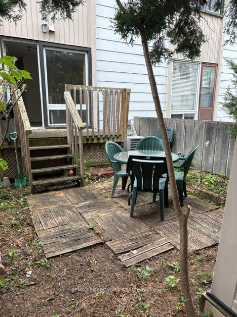 Photo 25 of 912 B Elmsmere Drive, Ottawa, Beacon Hill South — HOMEH