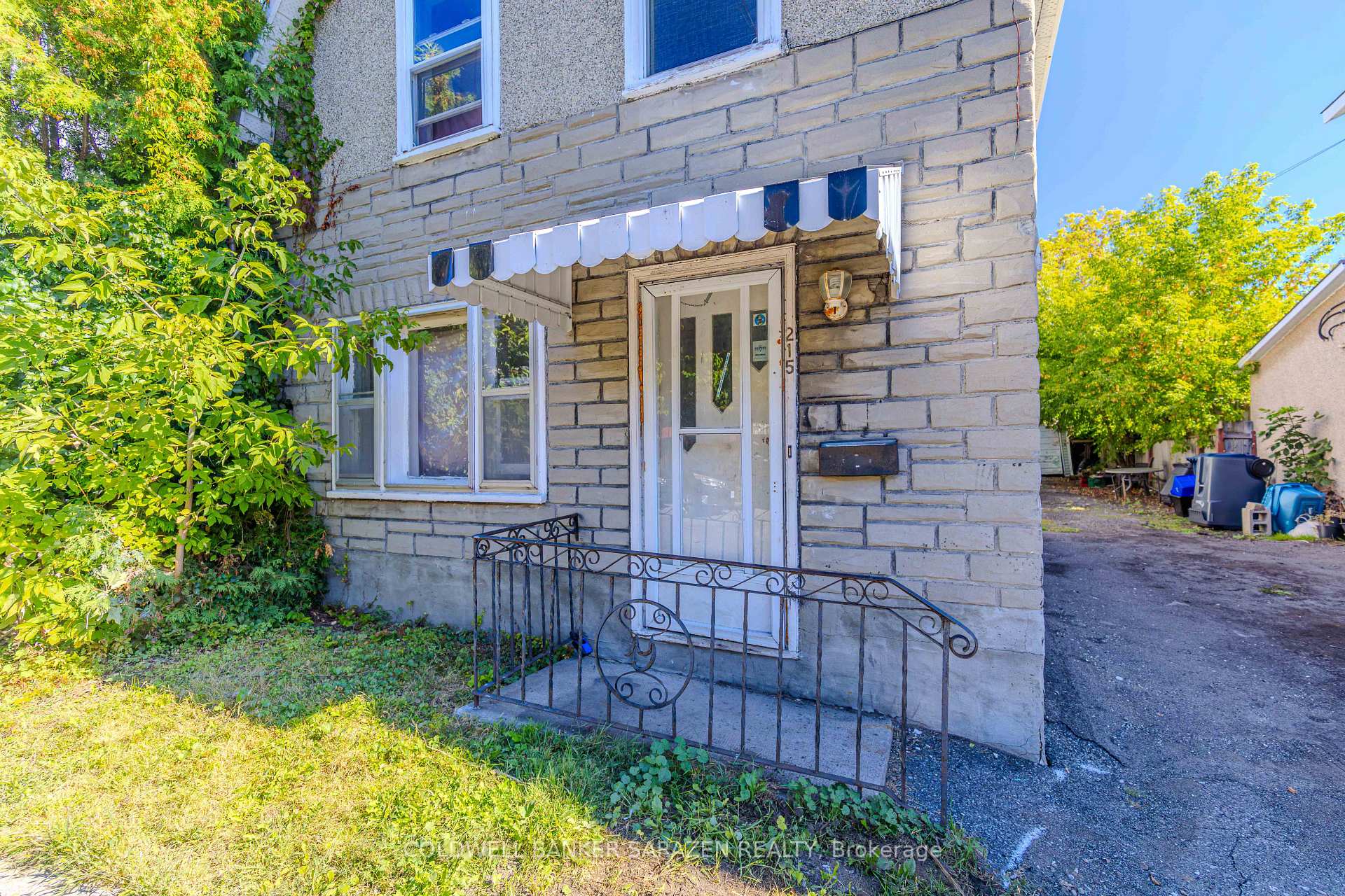 Photo 3 of 215 Desrosiers Street, Ottawa, Vanier — HOMEH