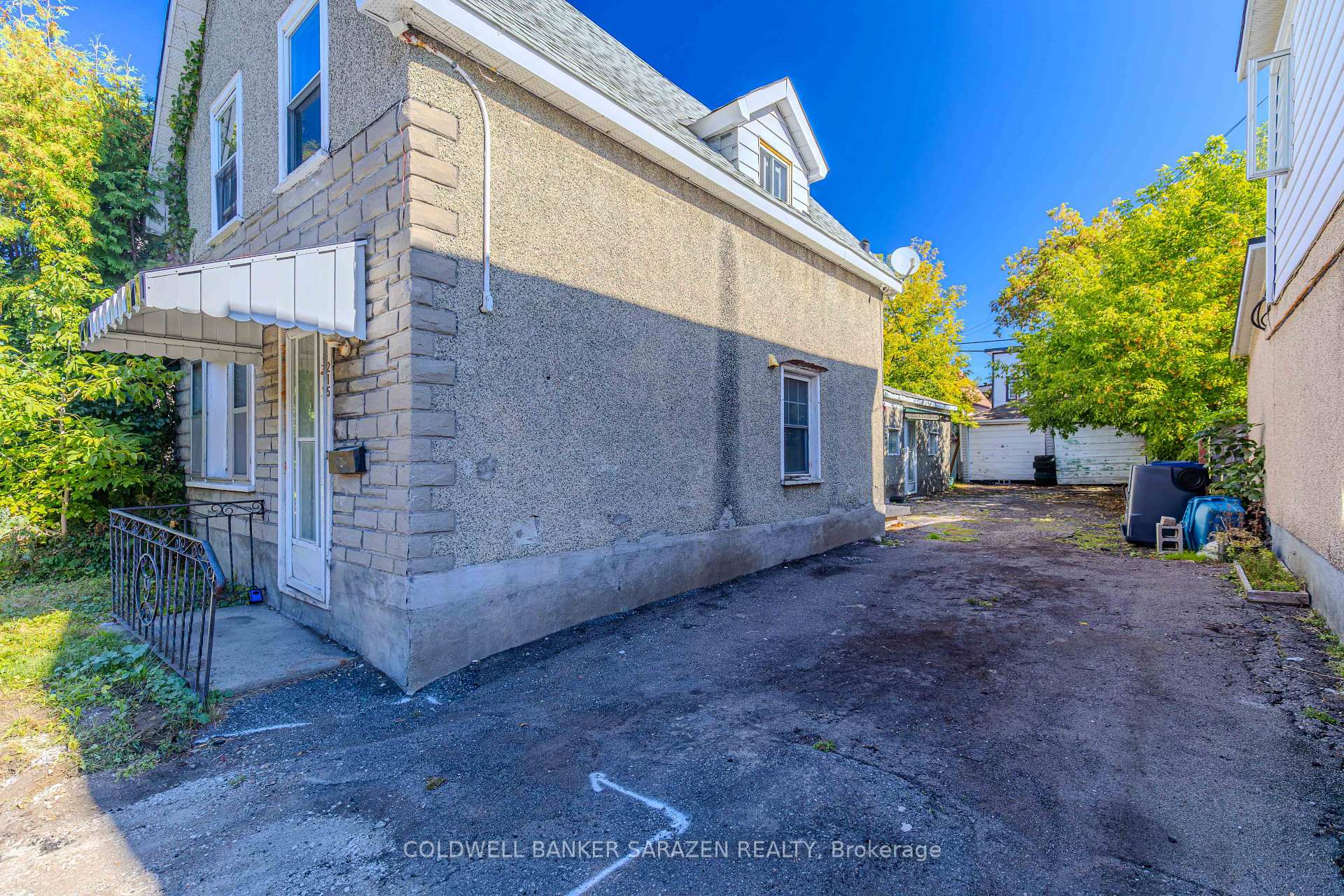 Photo 4 of 215 Desrosiers Street, Ottawa, Vanier — HOMEH